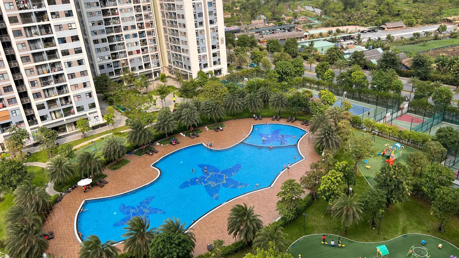 호치민 9군의 프라이빗 하우스 (35m², 침실 1개, 프라이빗 욕실 1개) 4성급 싱글룸 외관