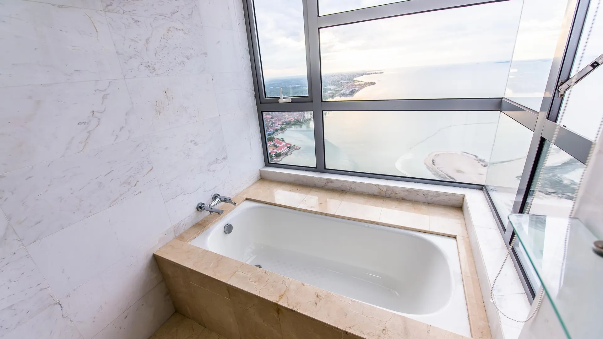 말라카 멜라카 라야의 아파트먼트 (125m², 침실 3개, 프라이빗 욕실 3개) 4성급 싱글룸 스위트룸