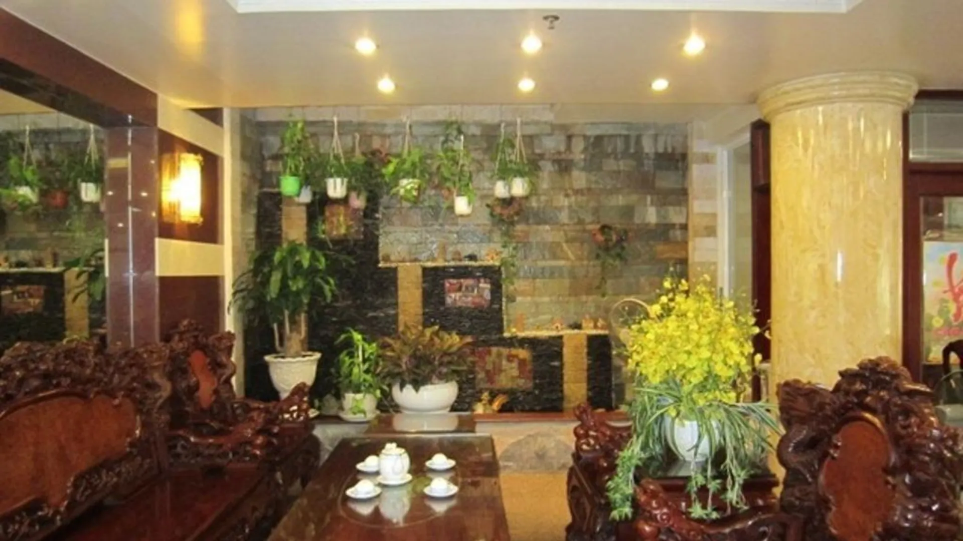 호치민 훙 탄 호텔 2성급 호텔 로비