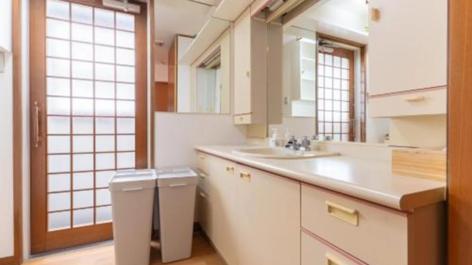 오사카 天満橋 Guest House#有电梯 #步行大阪城 #赏樱花必打卡点 #直达梅田 京都 #免费wifi 3성급 호텔 로비