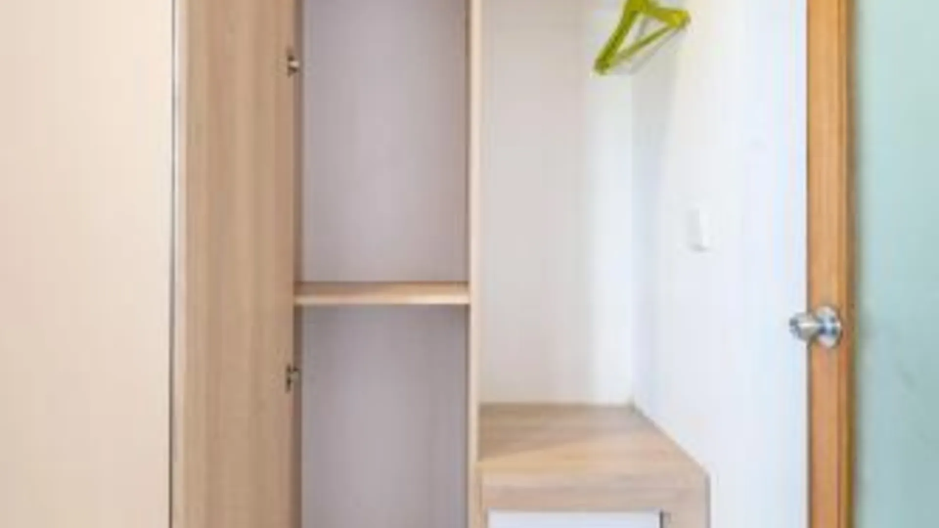 발리 스리크리나 스미냑 2성급 호텔 객실