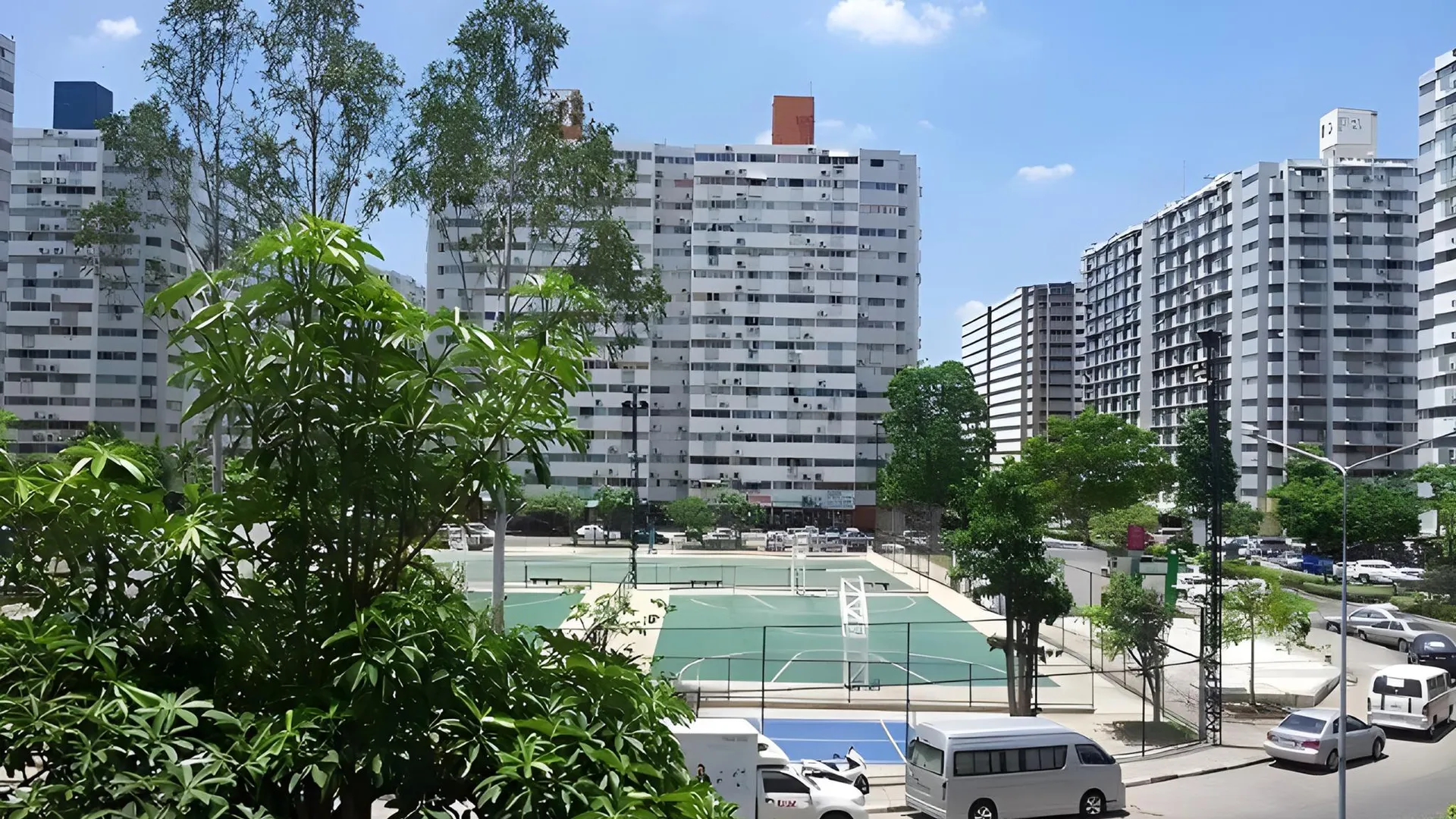 방콕 임팩트 - 챌린저 무앙 통 타니 서비스 아파트먼트 3성급 호텔 외관