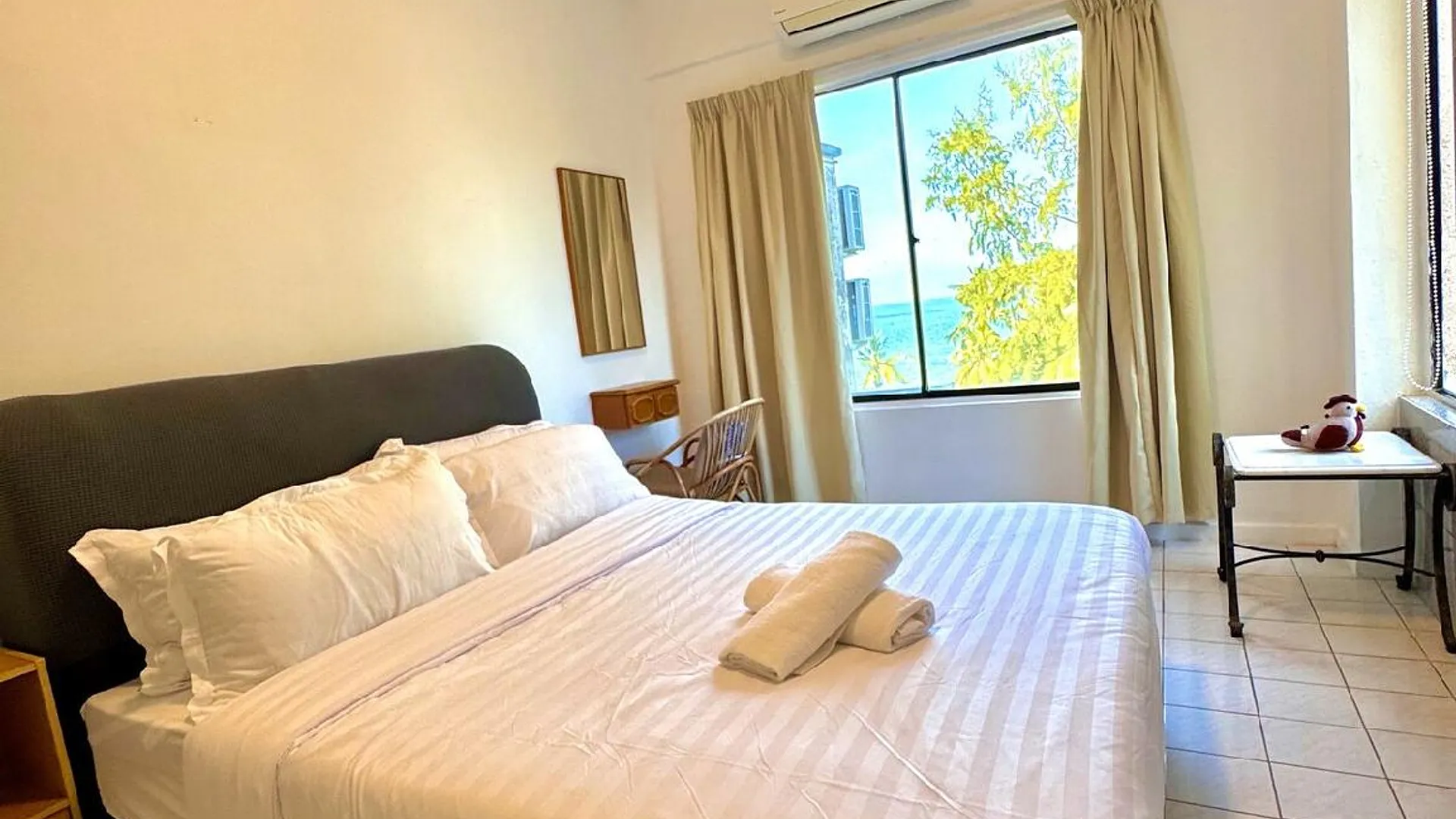 포트 딕슨 타만 하지 자이날의 프라이빗 하우스 (m², 침실 3개, 프라이빗 욕실 2개) 4성급 싱글룸 스위트룸