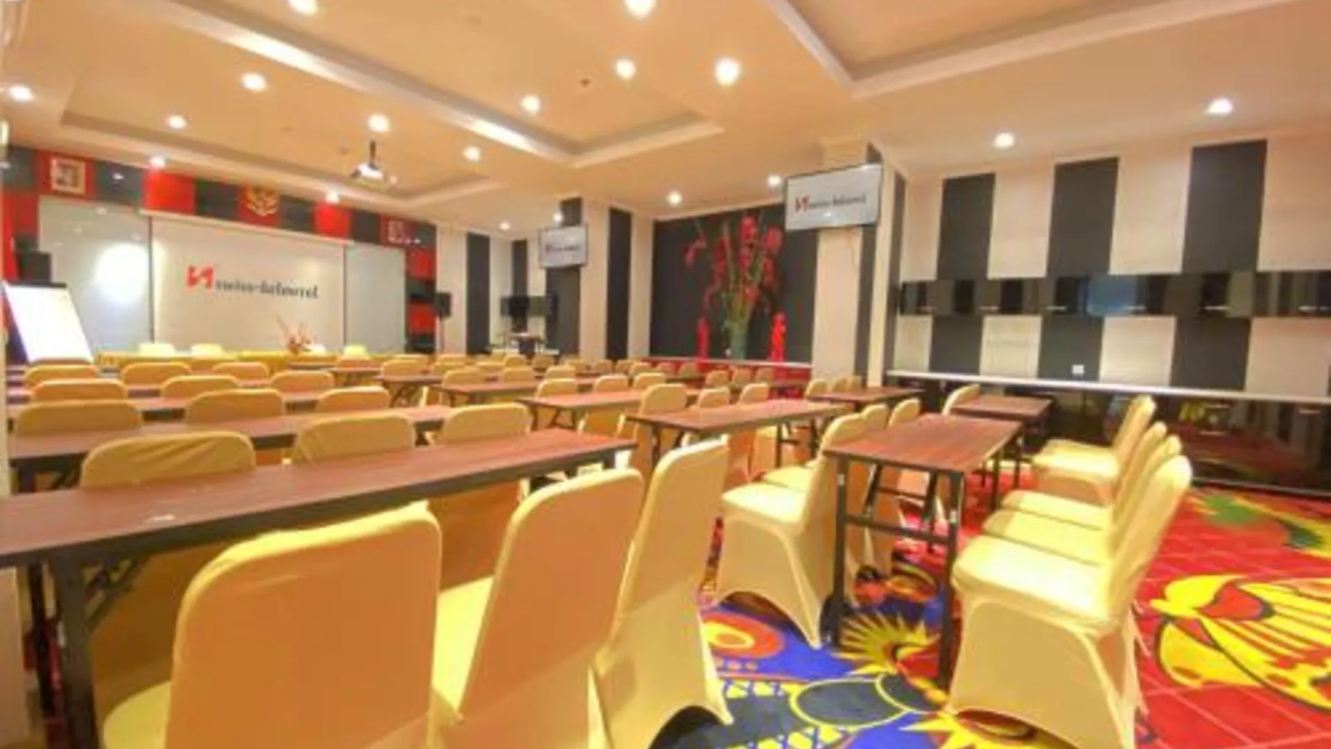 마카사르 스위스-벨코트 마카사르 3성급 호텔 스위트룸