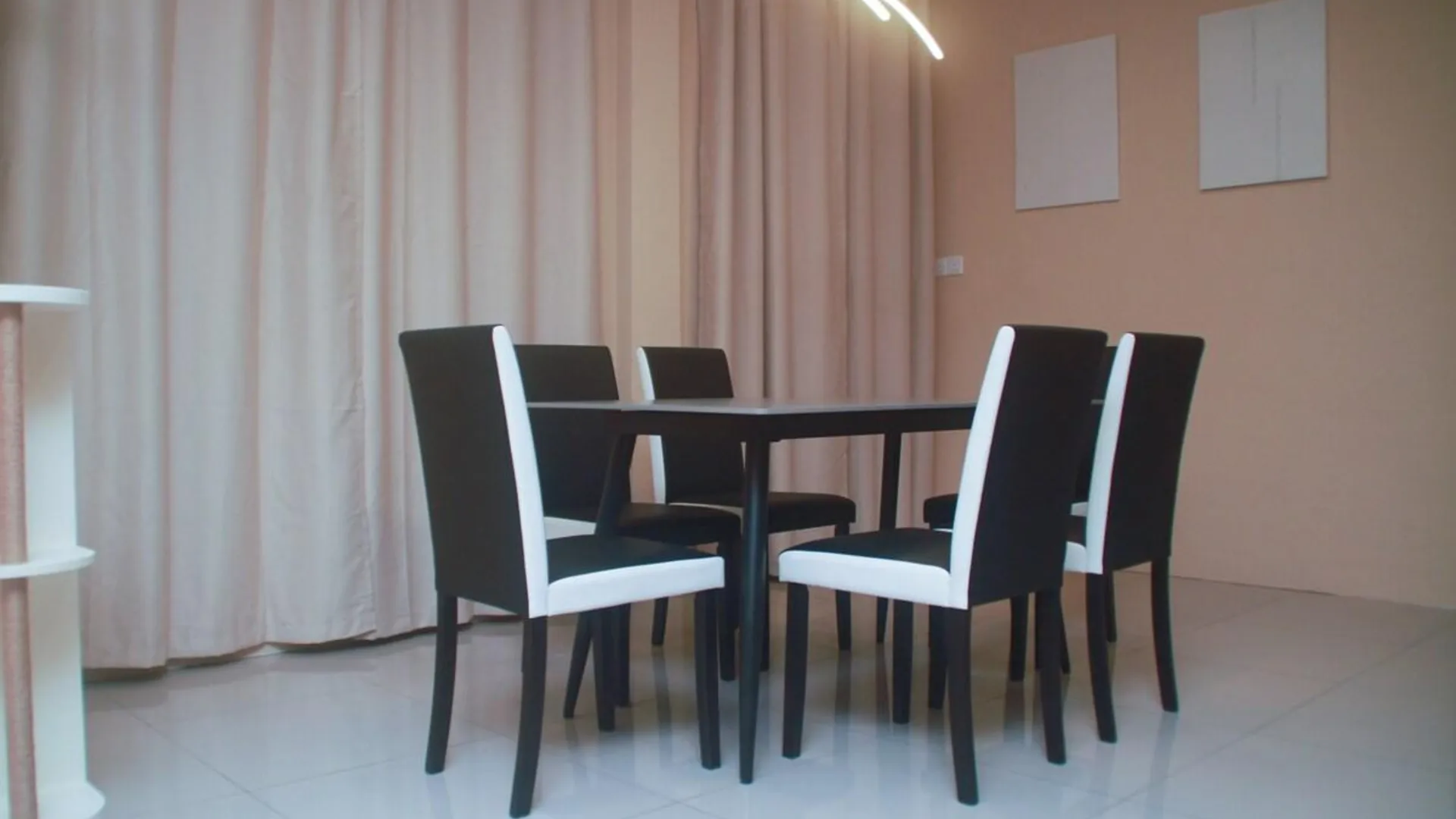 스리 아만 스리 아만의 프라이빗 하우스 (5622m², 침실 4개, 프라이빗 욕실 3개) 5성급 호텔 수영장