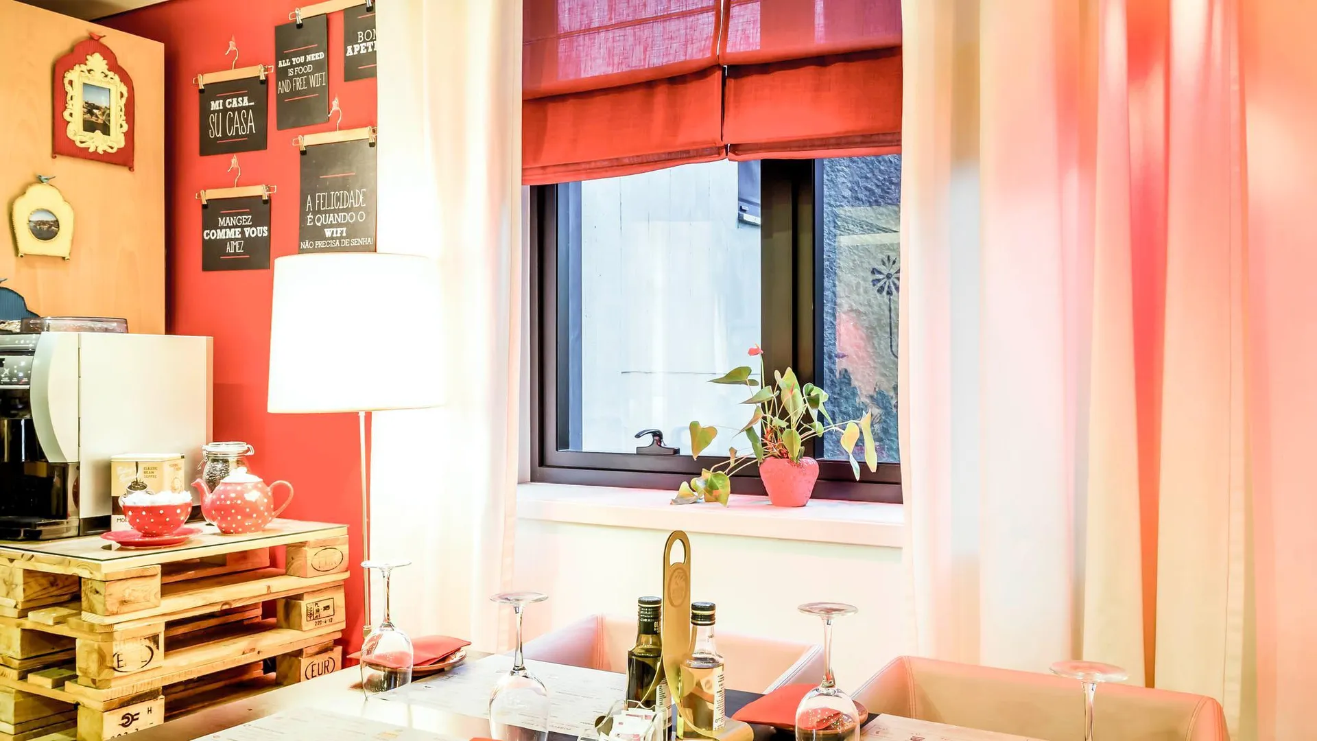 포르투 이비스 포르투 센트로 상 벤토 호텔 2성급 호텔 외관