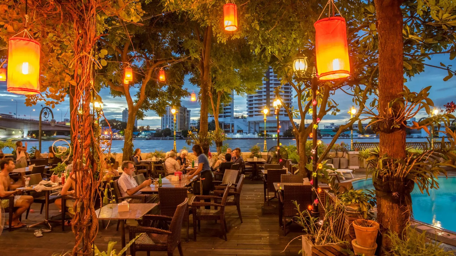 방콕 뉴 시암 리버사이드 2성급 호텔 외관