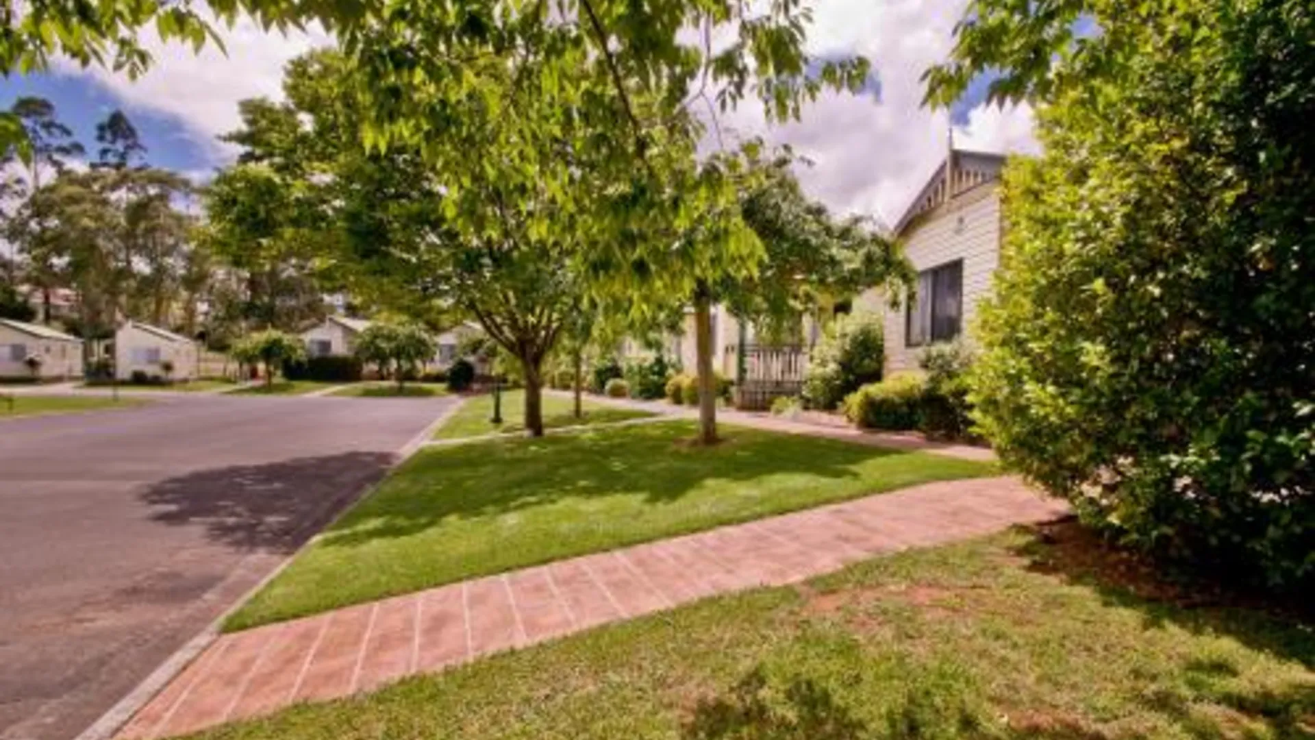 깁스랜드 지역 와라굴 가든 홀리데이 파크 4성급 게스트하우스 레스토랑