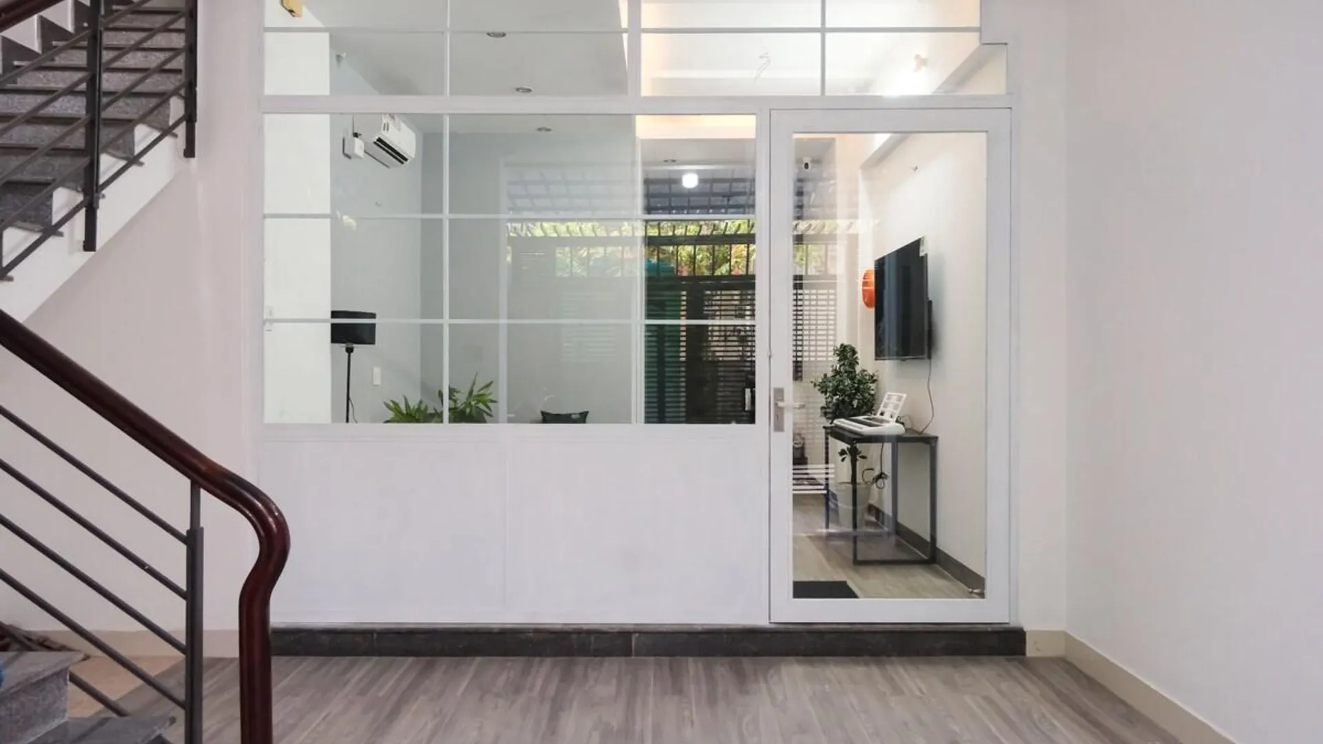 호치민 4군의 프라이빗 하우스 (m², 침실 1개, 프라이빗 욕실 1개) 2성급 싱글룸 수영장