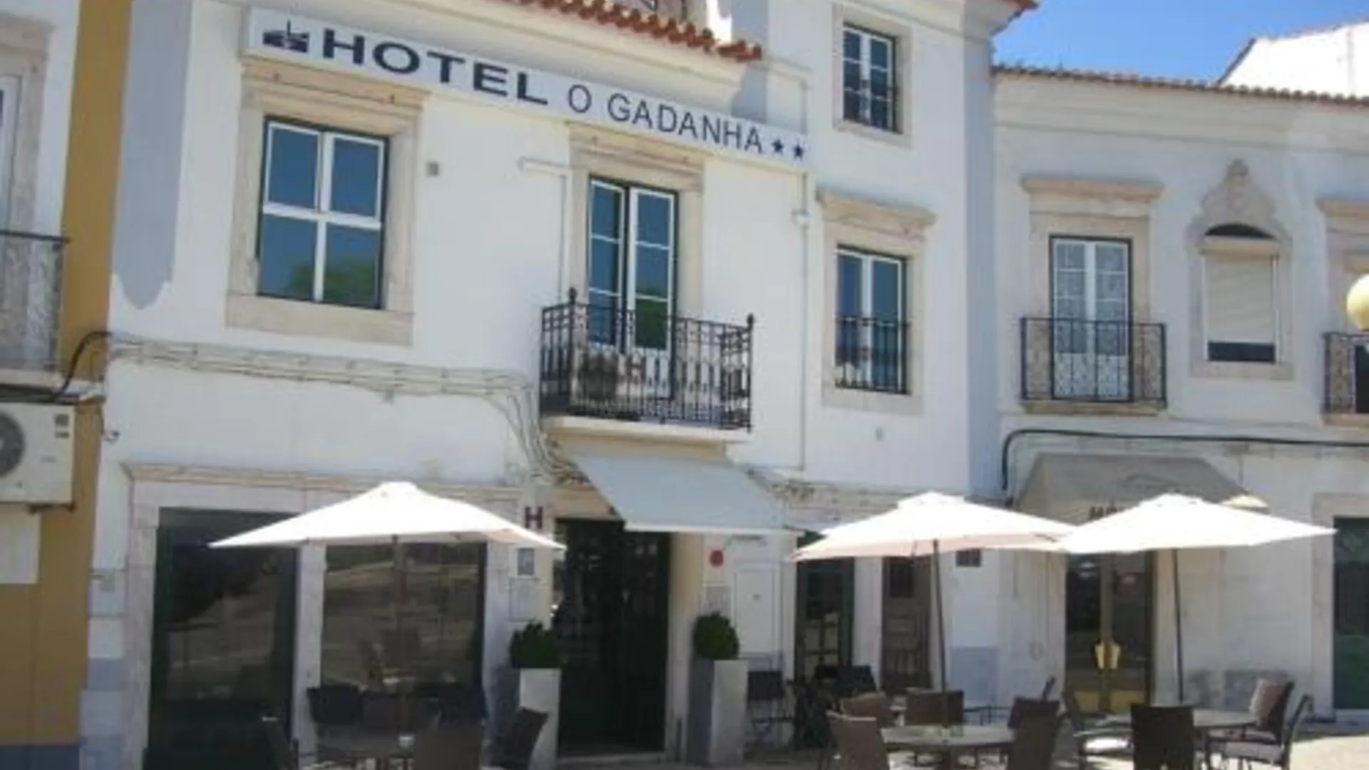 에스트레모즈 Hotel O Gadanha 3성급 호텔 로비