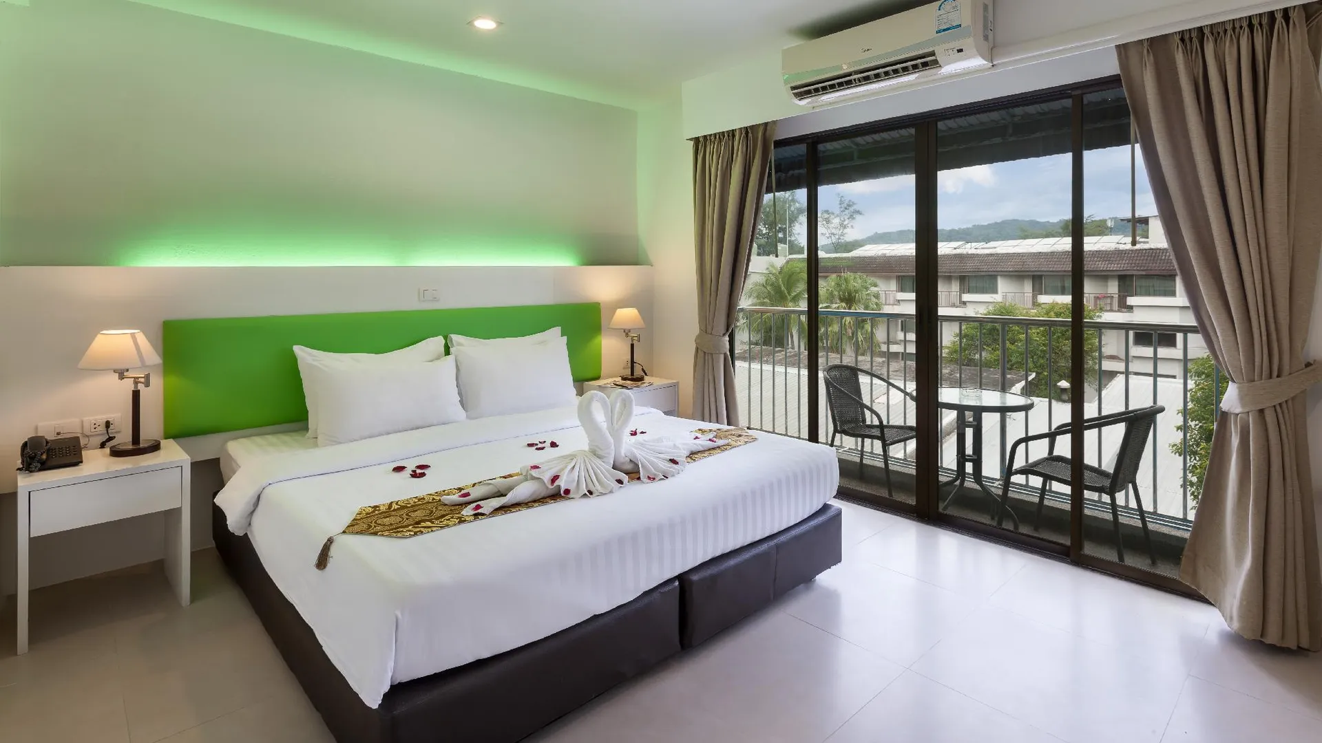 푸켓 아르모니 빠통 비치 호텔 3성급 호텔 스위트룸