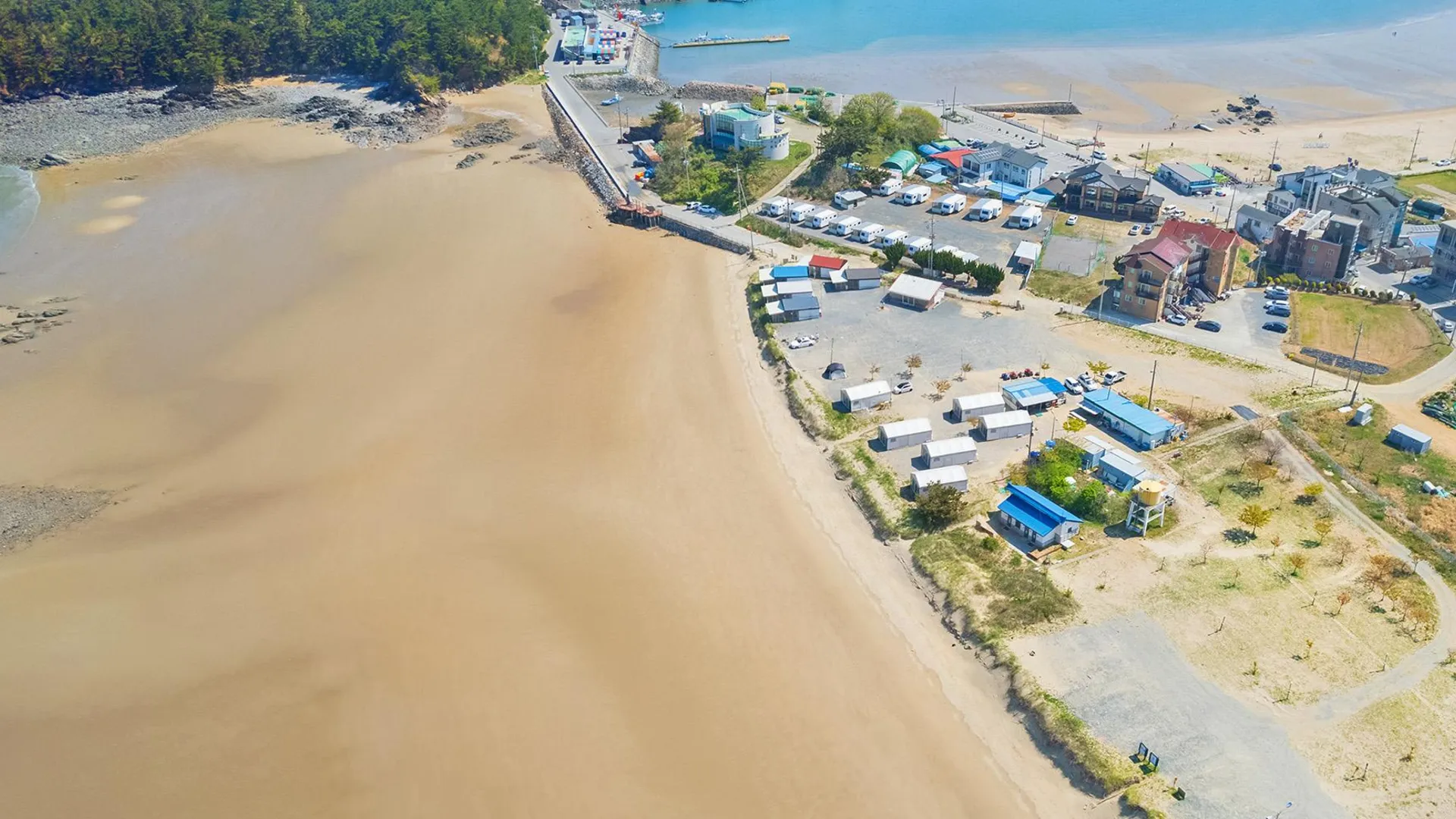 태안 태안 학암포퍼스트카라반글램핑 2성급 게스트하우스 외관