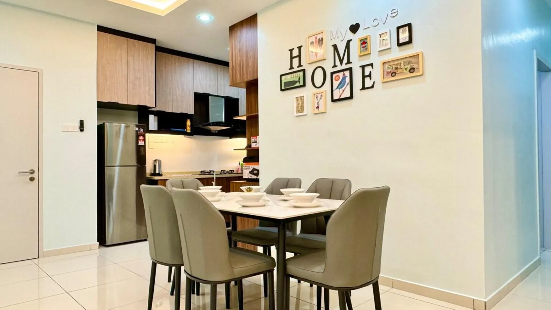 이포 캄풍 자와의 프라이빗 하우스 (100m², 침실 4개, 프라이빗 욕실 2개) 3성급 게스트하우스 객실