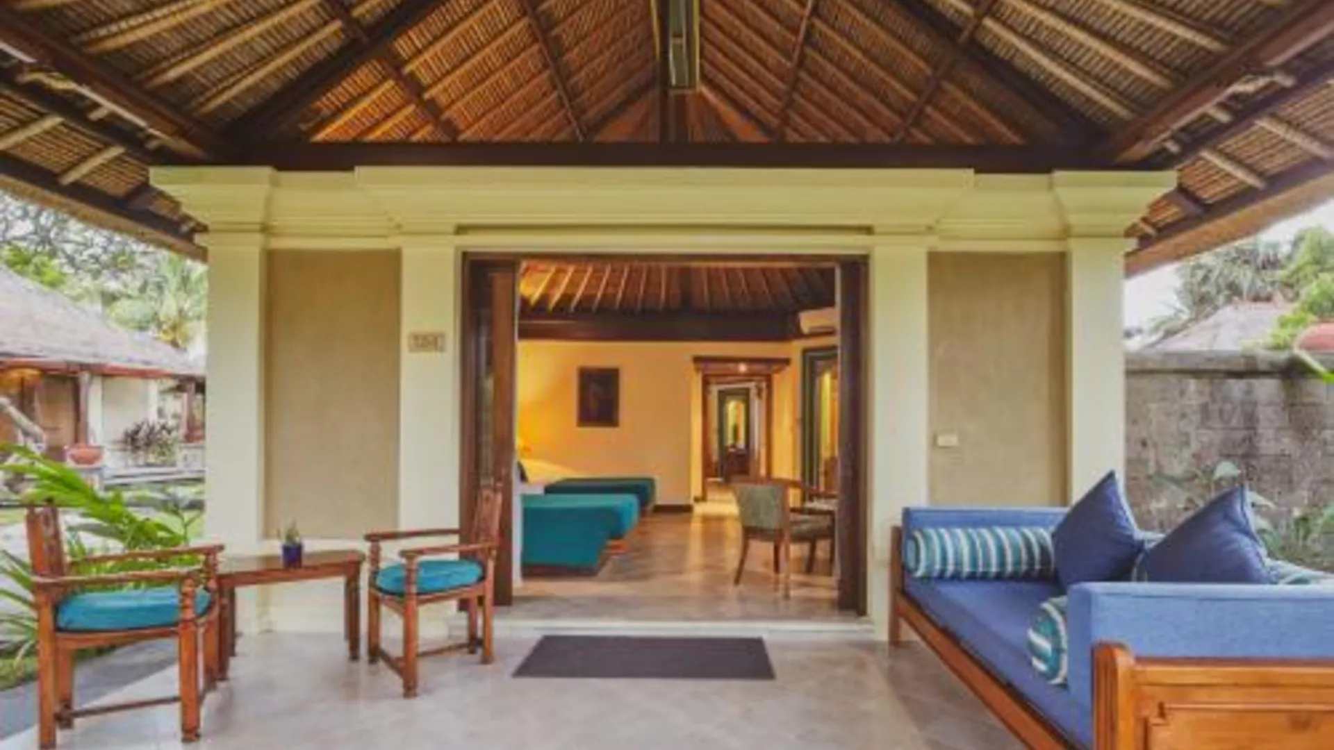 발리 푸리 바구스 로비나 리조트 4성급 호텔 레스토랑