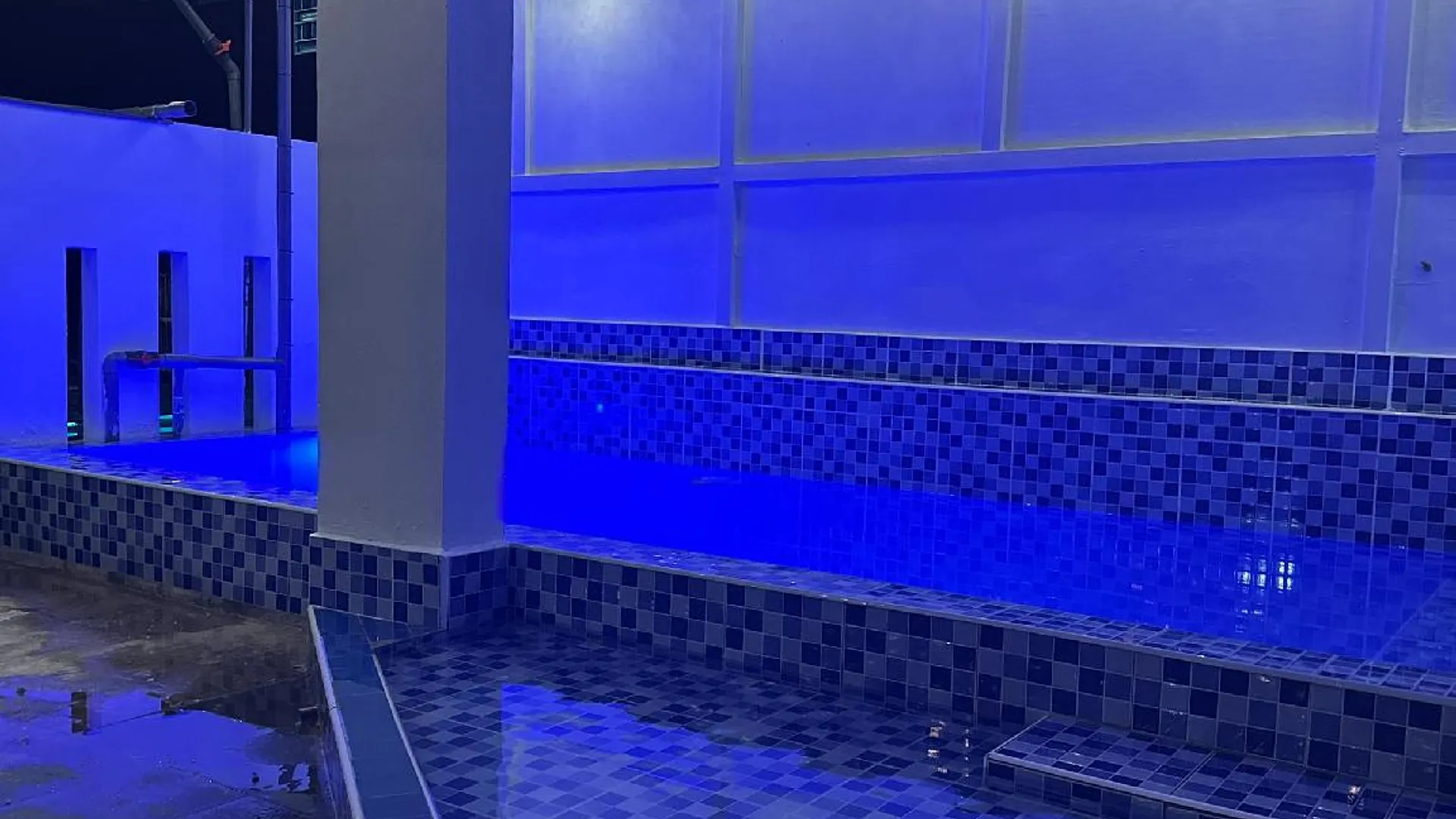 쿠알라테렝가누 세베랑 타키르 / 공항의  (m², 침실 4개, 프라이빗 욕실 2개) 4성급 게스트하우스 로비