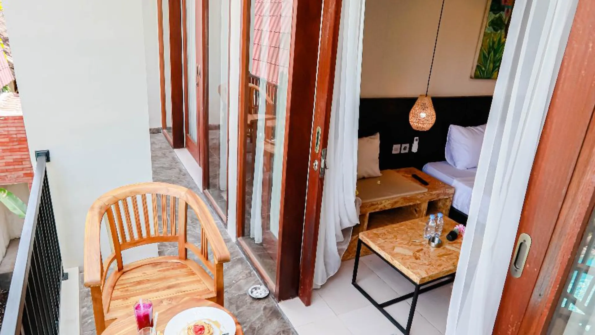 발리 네오 빈탕 방갈로 4성급 게스트하우스 수영장