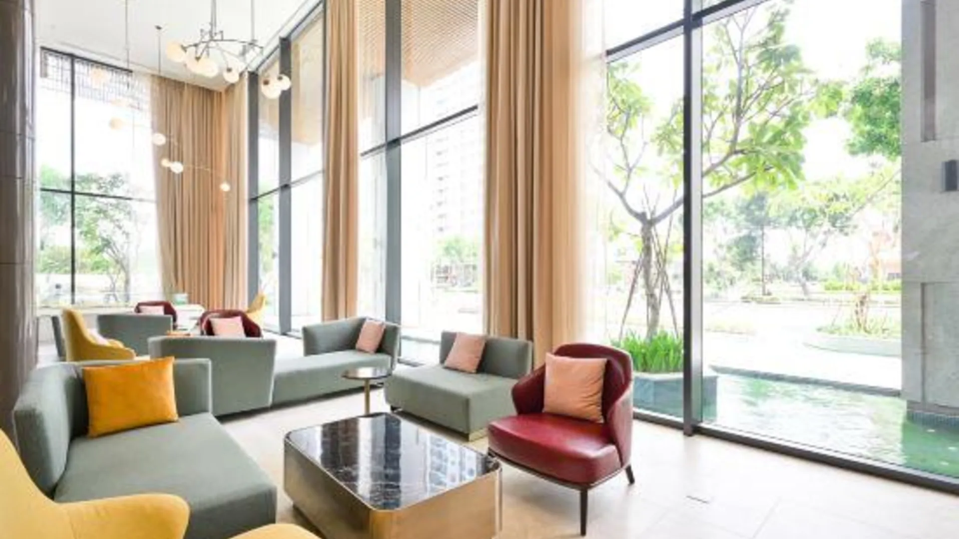 호치민 로얄 스테이트 - 더 안토니아 푸미흥 4성급 게스트하우스 로비