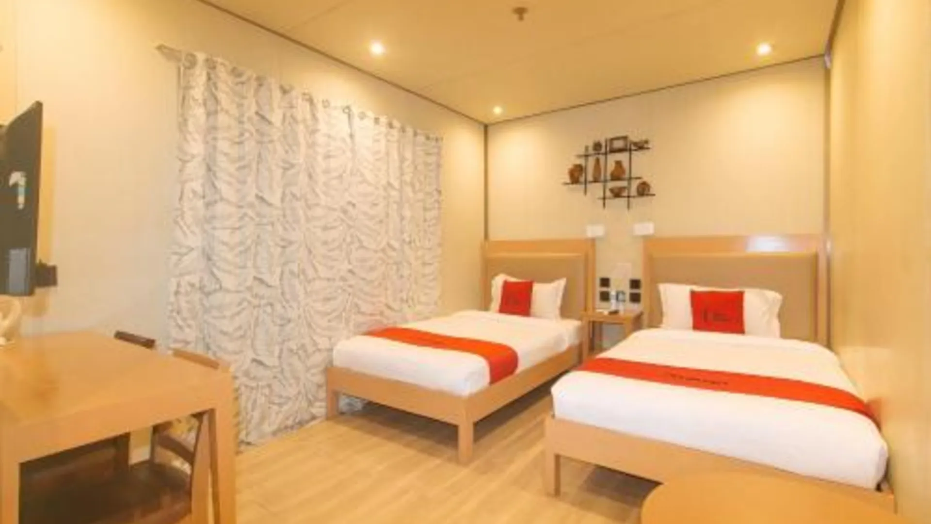 세부 레드도어즈 플러스 @ AS 포르투나 세부 2성급 호텔 전망