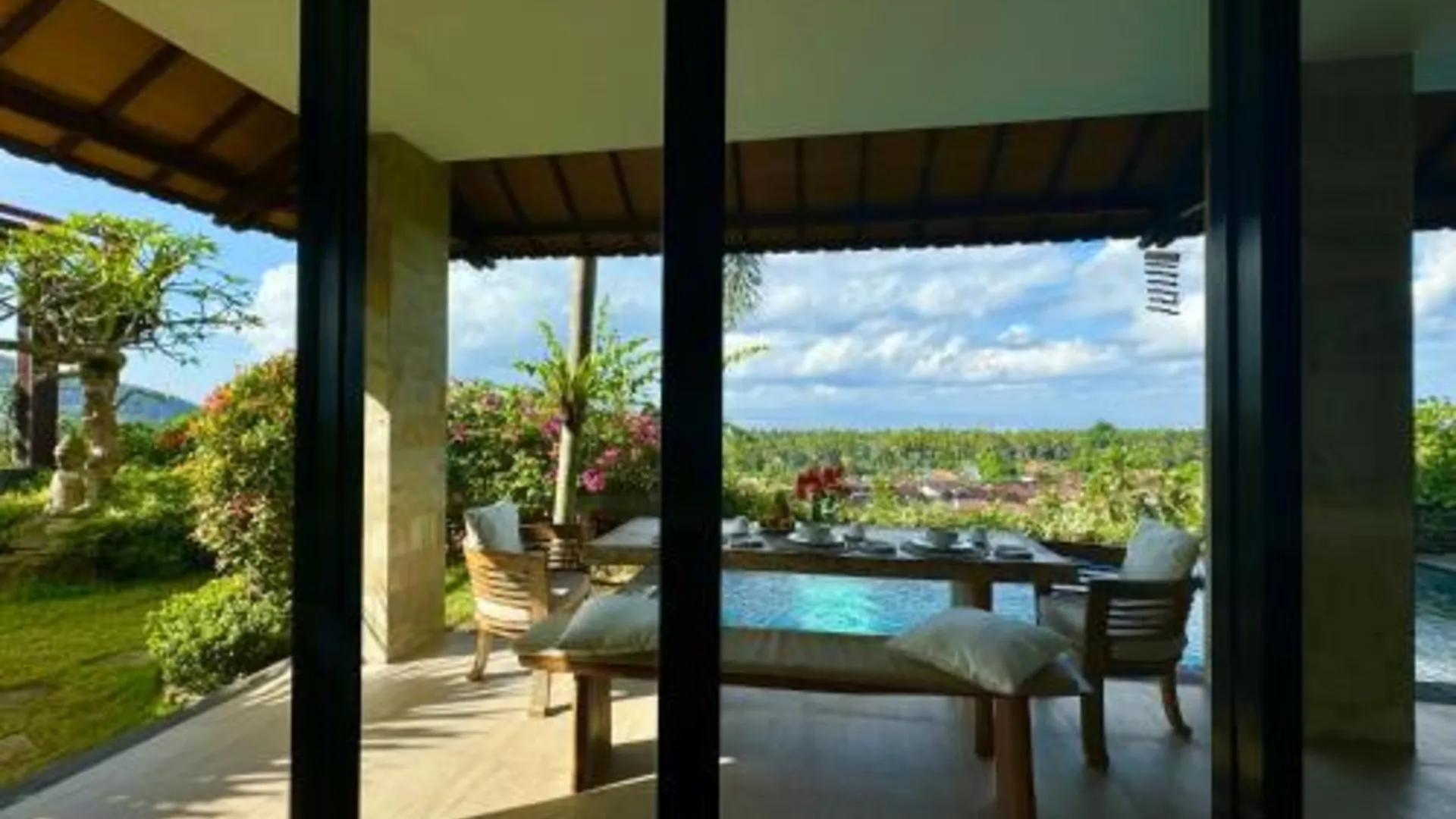 발리 짠디다사의 빌라 (250m², 침실 3개, 프라이빗 욕실 4개) 5성급 게스트하우스 로비