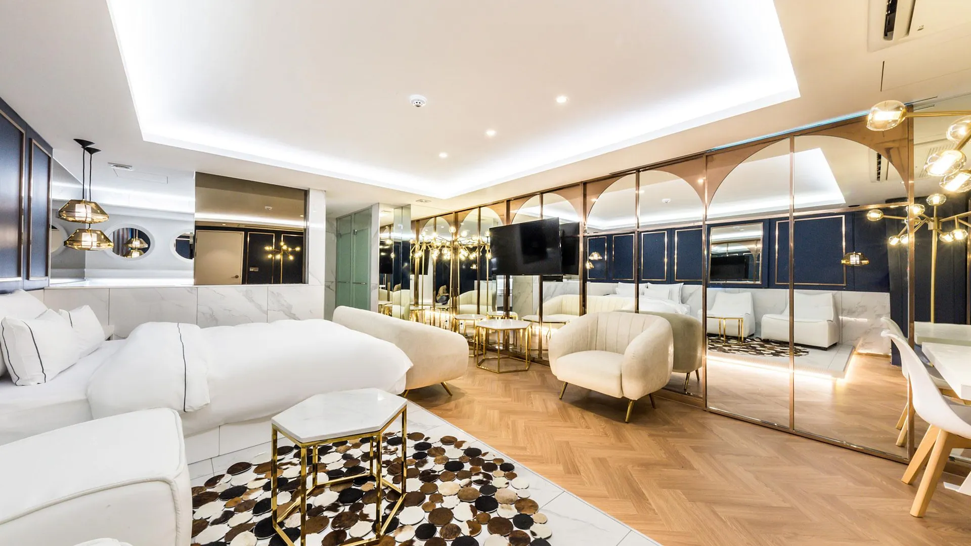 서울 신촌 포레스타 2성급 호텔 스위트룸