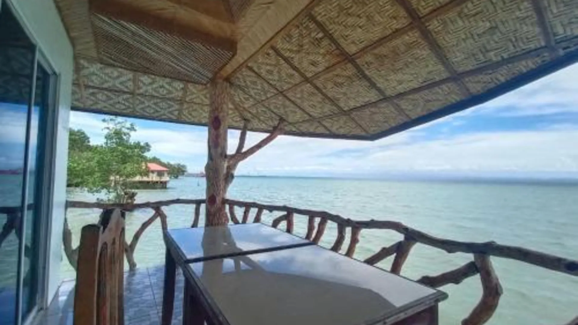 세부 레드도어즈 플러스 @ 코스타 로카 발람반 2성급 호텔 로비