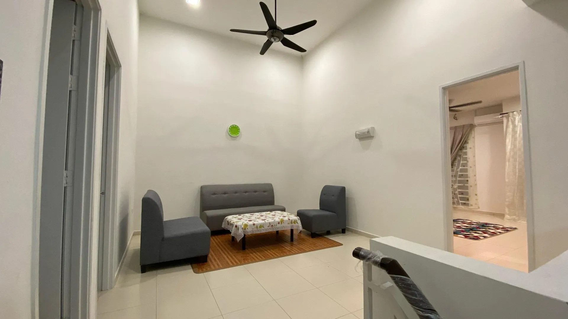 말라카 아에르 크로의 프라이빗 하우스 (1760m², 침실 4개, 프라이빗 욕실 3개) 2성급 게스트하우스 스위트룸