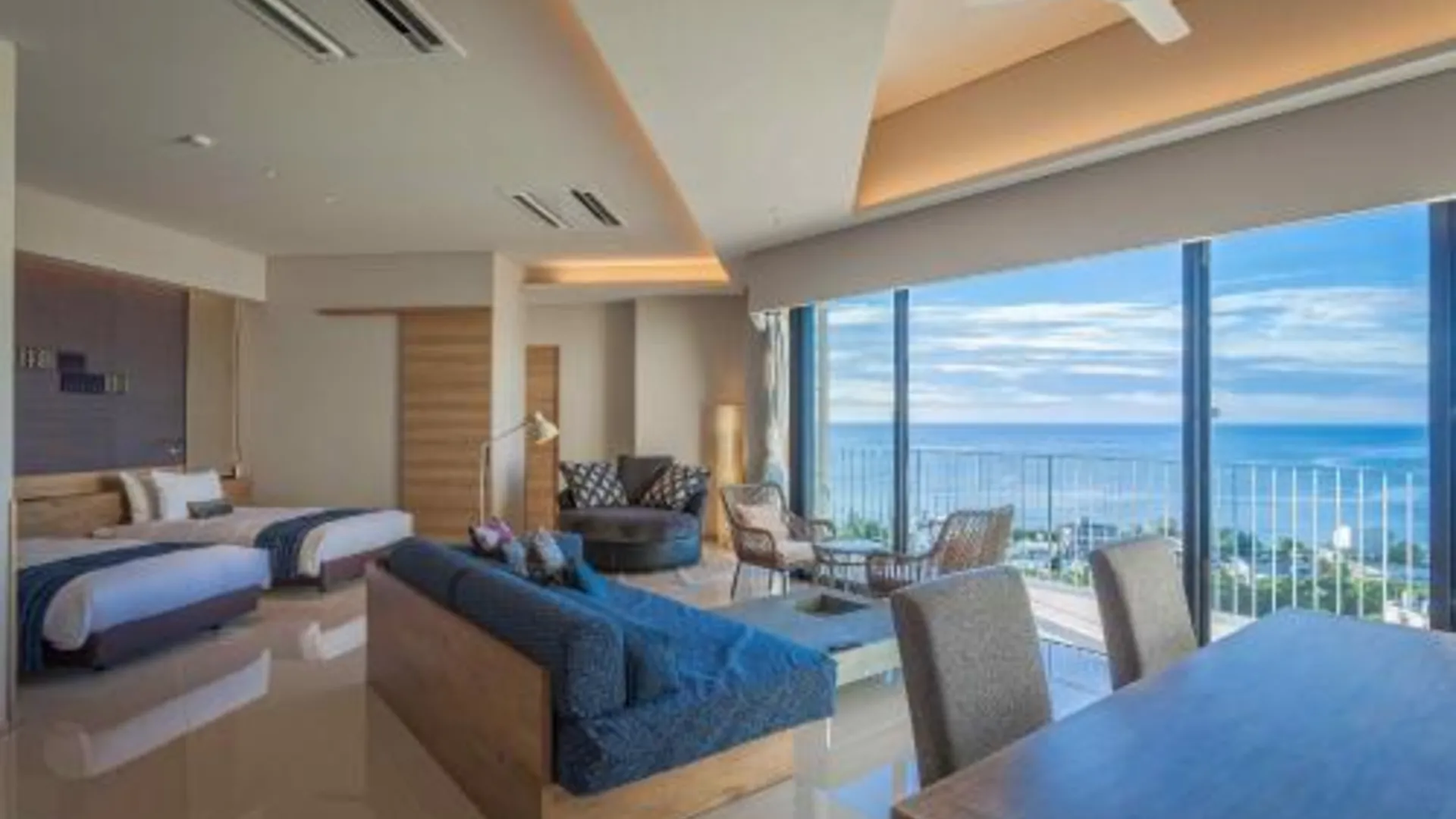 오키나와 본섬 온나 오션뷰 스위트 5성급 호텔 스위트룸