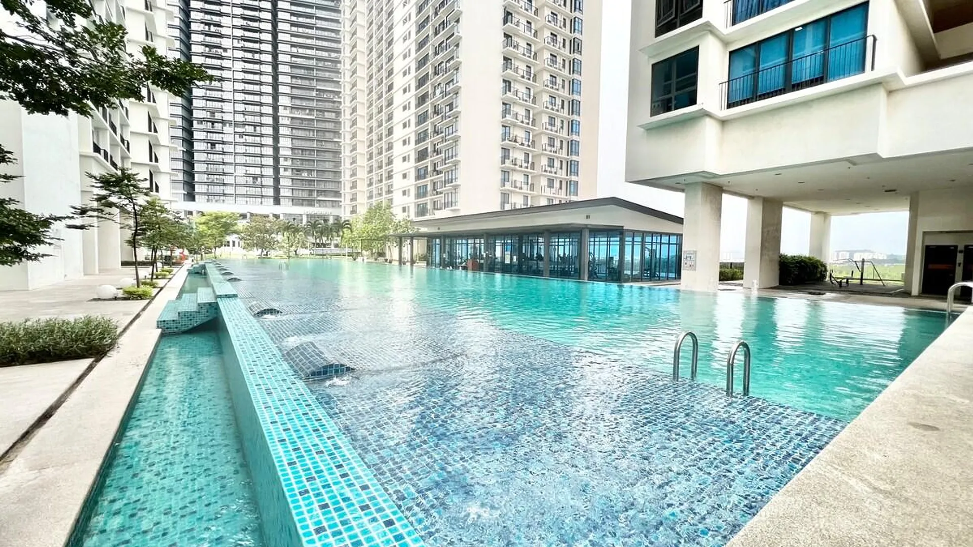 샤알람 세티아 알람의 아파트먼트 (486m², 침실 1개, 프라이빗 욕실 1개) 4성급 게스트하우스 로비