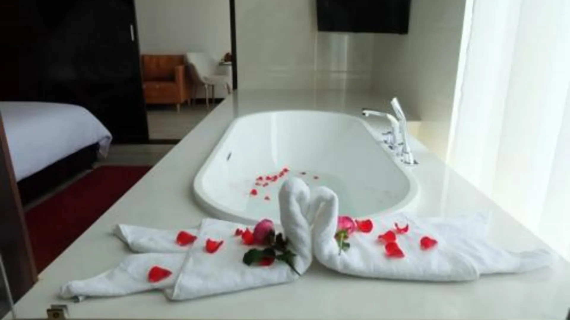 꼰뚬 인도차인 호텔 3성급 호텔 레스토랑