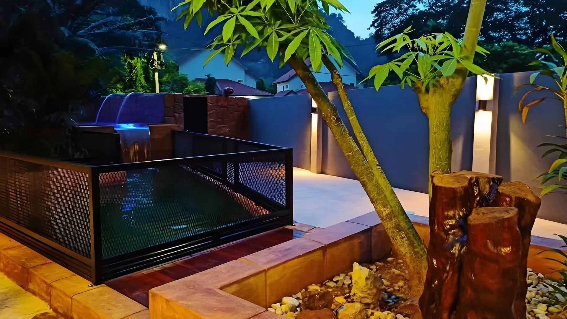 이포 타만 반다라야의 프라이빗 하우스 (248m², 침실 5개, 프라이빗 욕실 5개) 3성급 게스트하우스 수영장