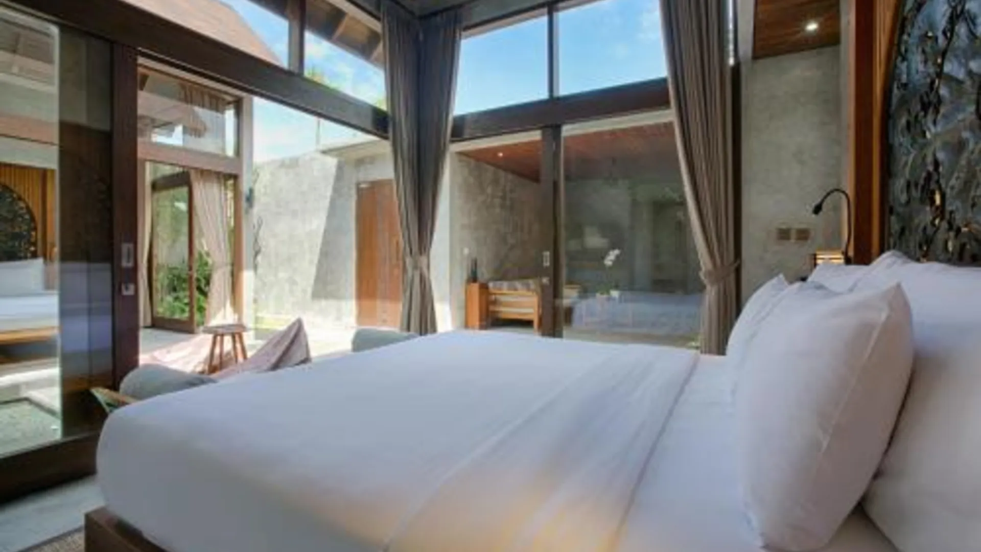 발리 타만 다르마왕사 스위트 4성급 호텔 스위트룸