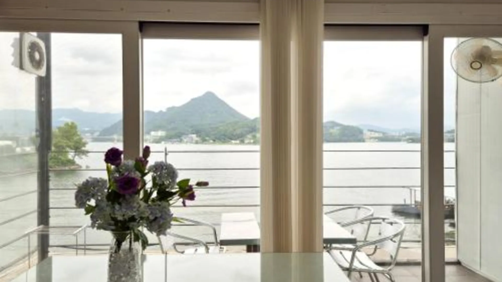 가평 인터라켄스테이 4성급 호텔 로비