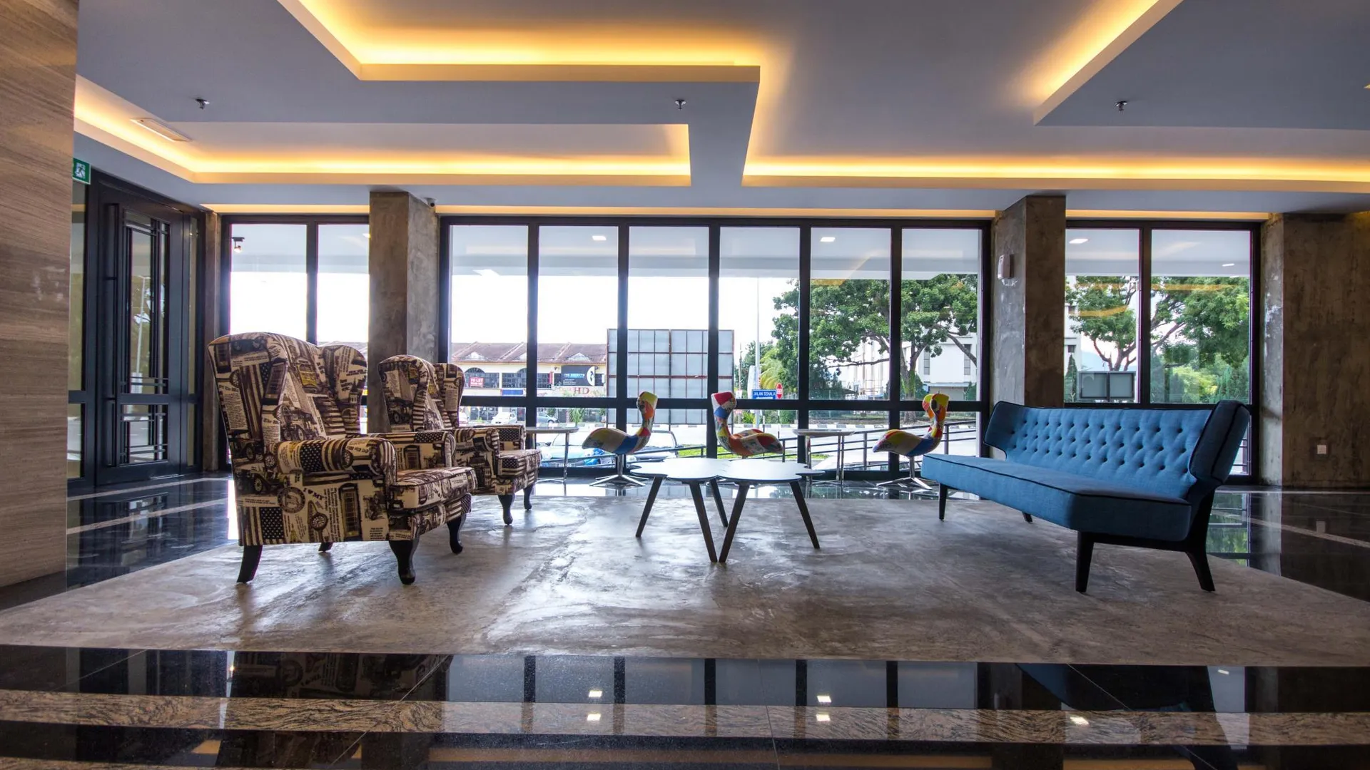 이포 맨하탄 호텔 이포 3성급 호텔 외관