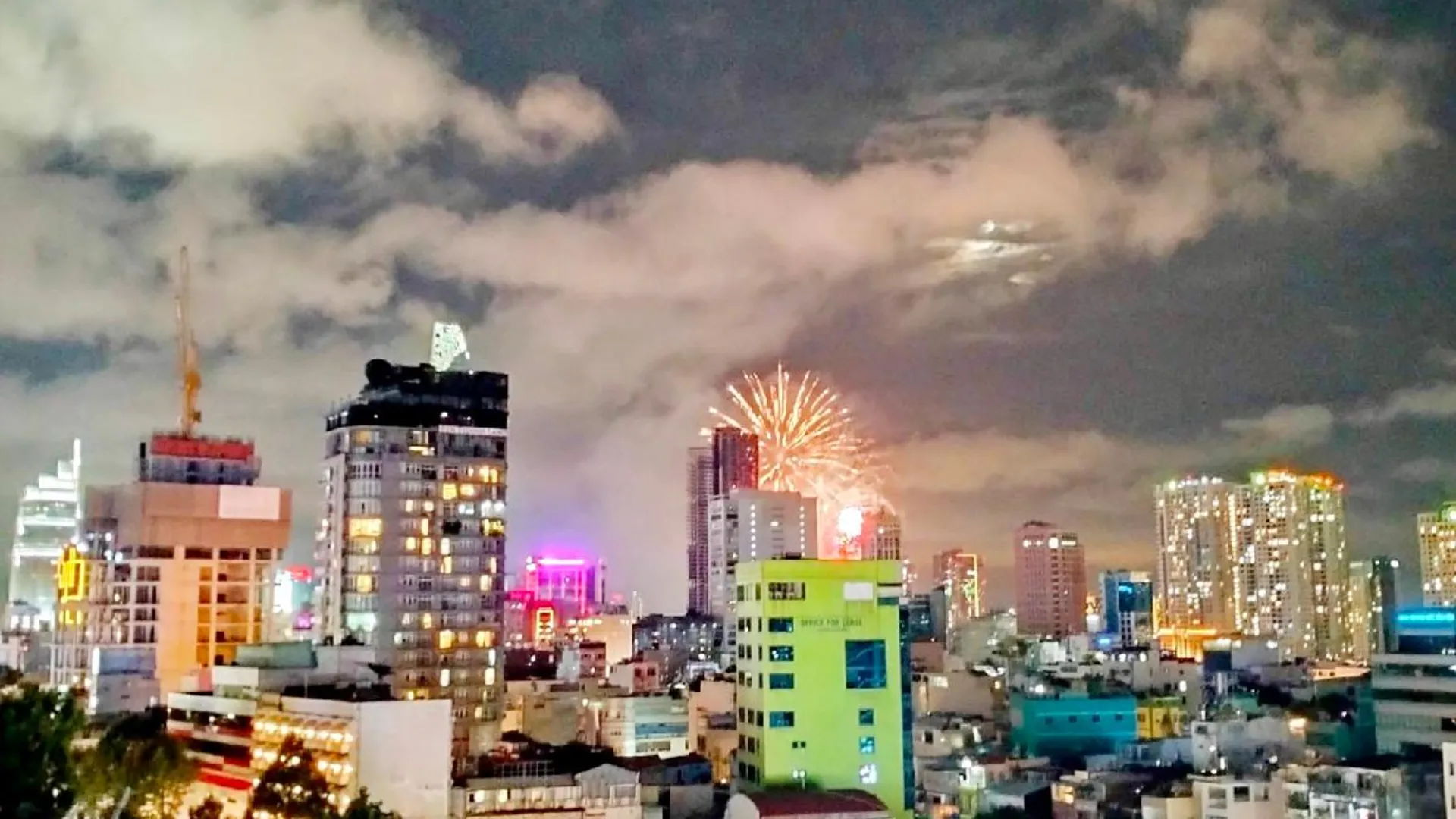 호치민 제미니 사이공 럭셔리 1성급 호텔 외관