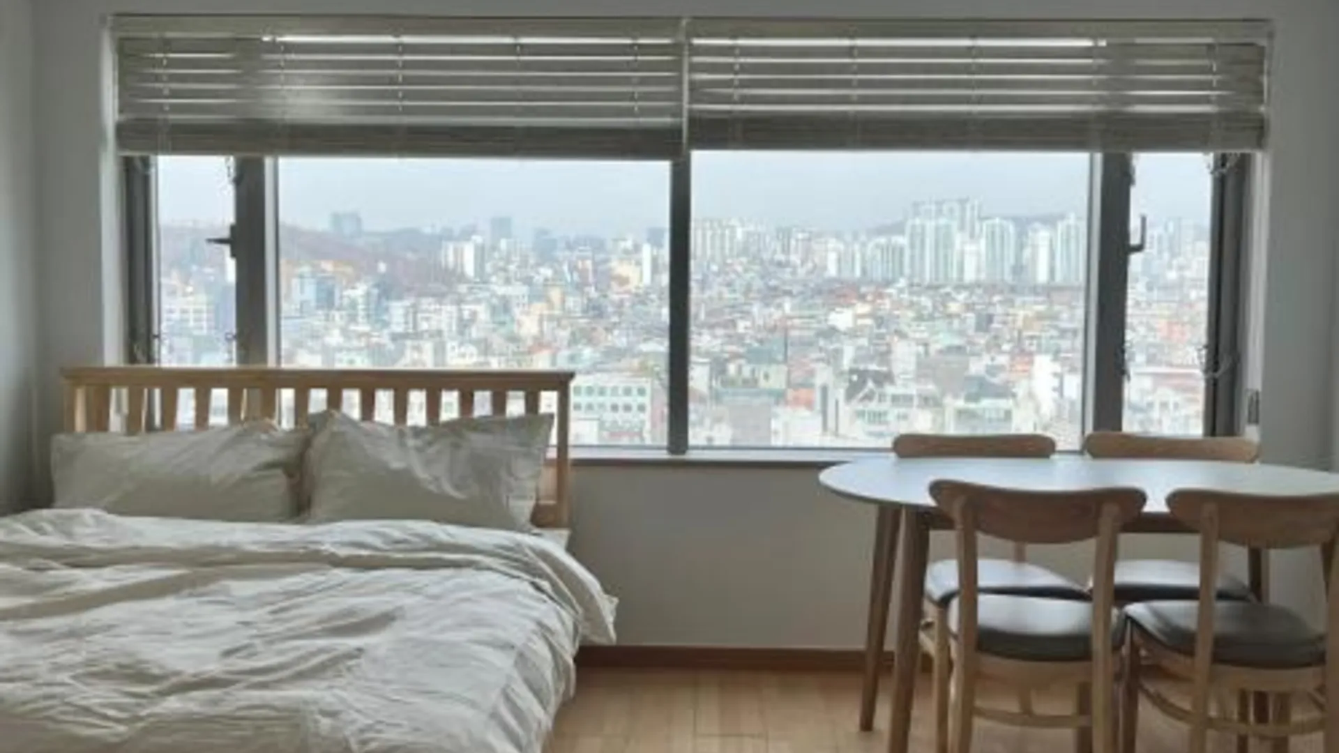 서울 홍대 1분거리 숙소 3성급 싱글룸 객실