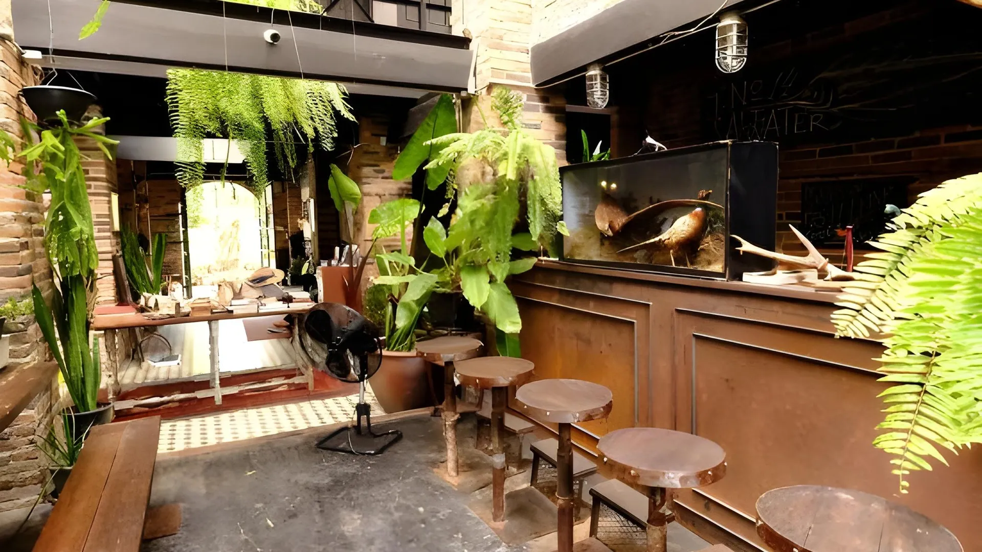 방콕 J No.14  3성급 호텔 외관