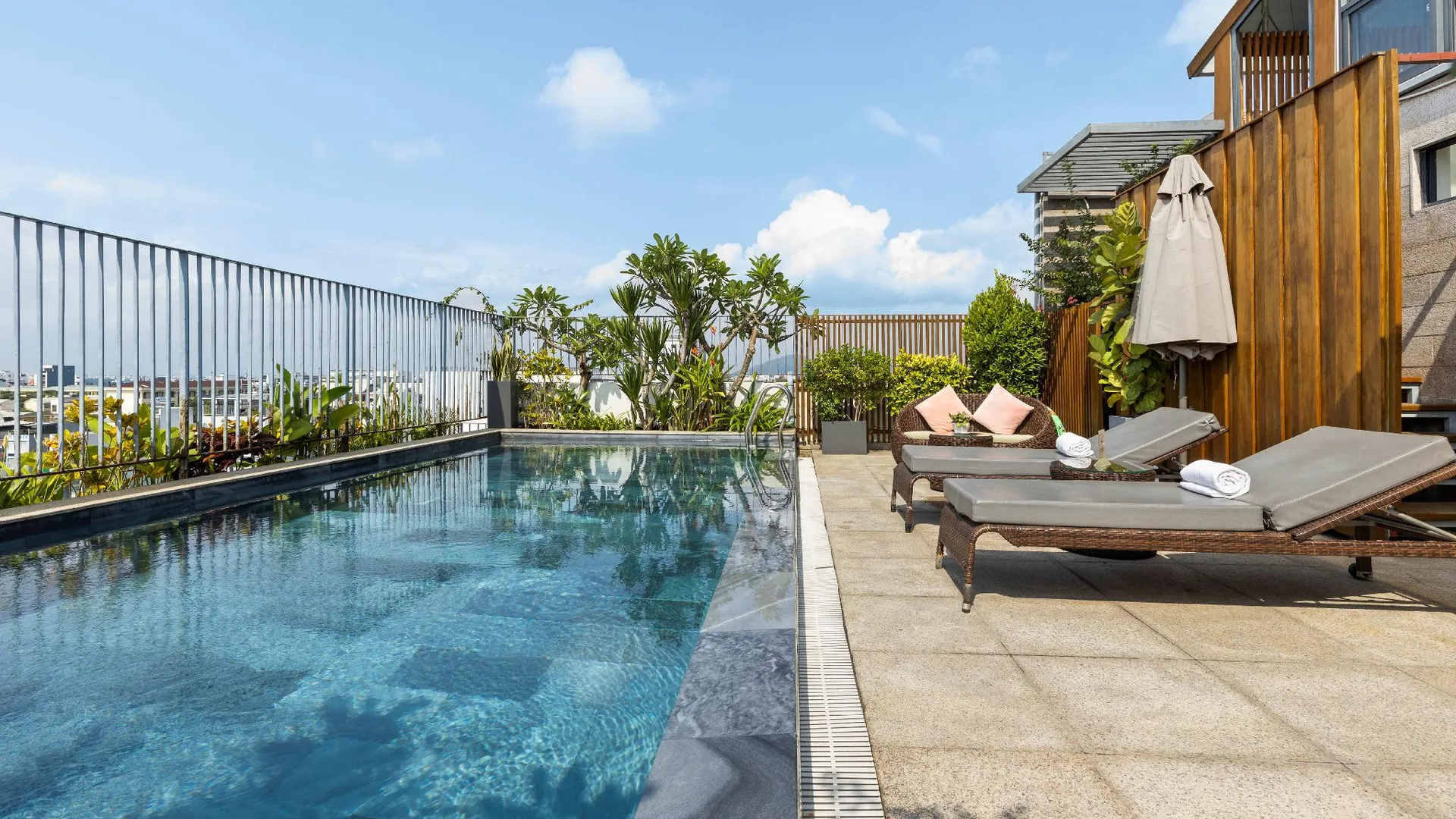 다낭 다낭 문 빌라 앤 아파트먼트 4성급 호텔 스위트룸