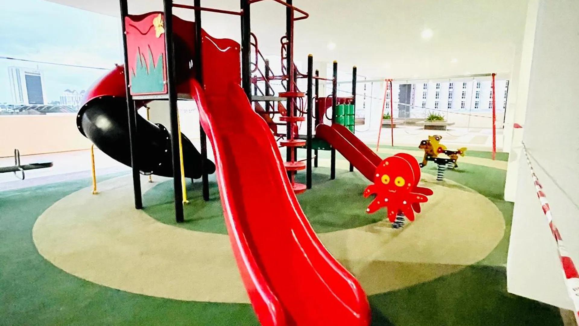 쿠알라테렝가누 시티 센터의 아파트먼트 (1015m², 침실 4개, 프라이빗 욕실 3개) 3성급 싱글룸 수영장