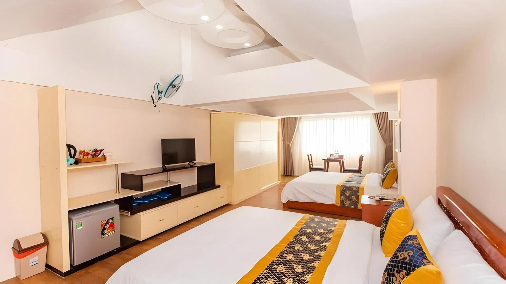 호치민 훙 후옹 호텔 1성급 호텔 스위트룸