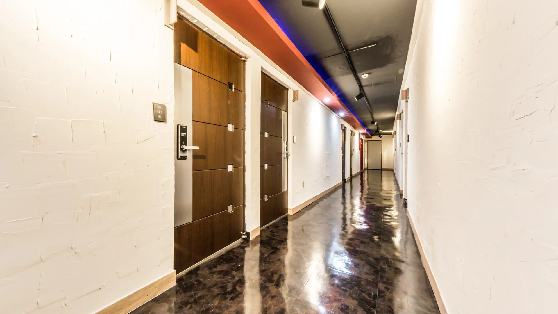 서울 신사 짝 2성급 호텔 외관