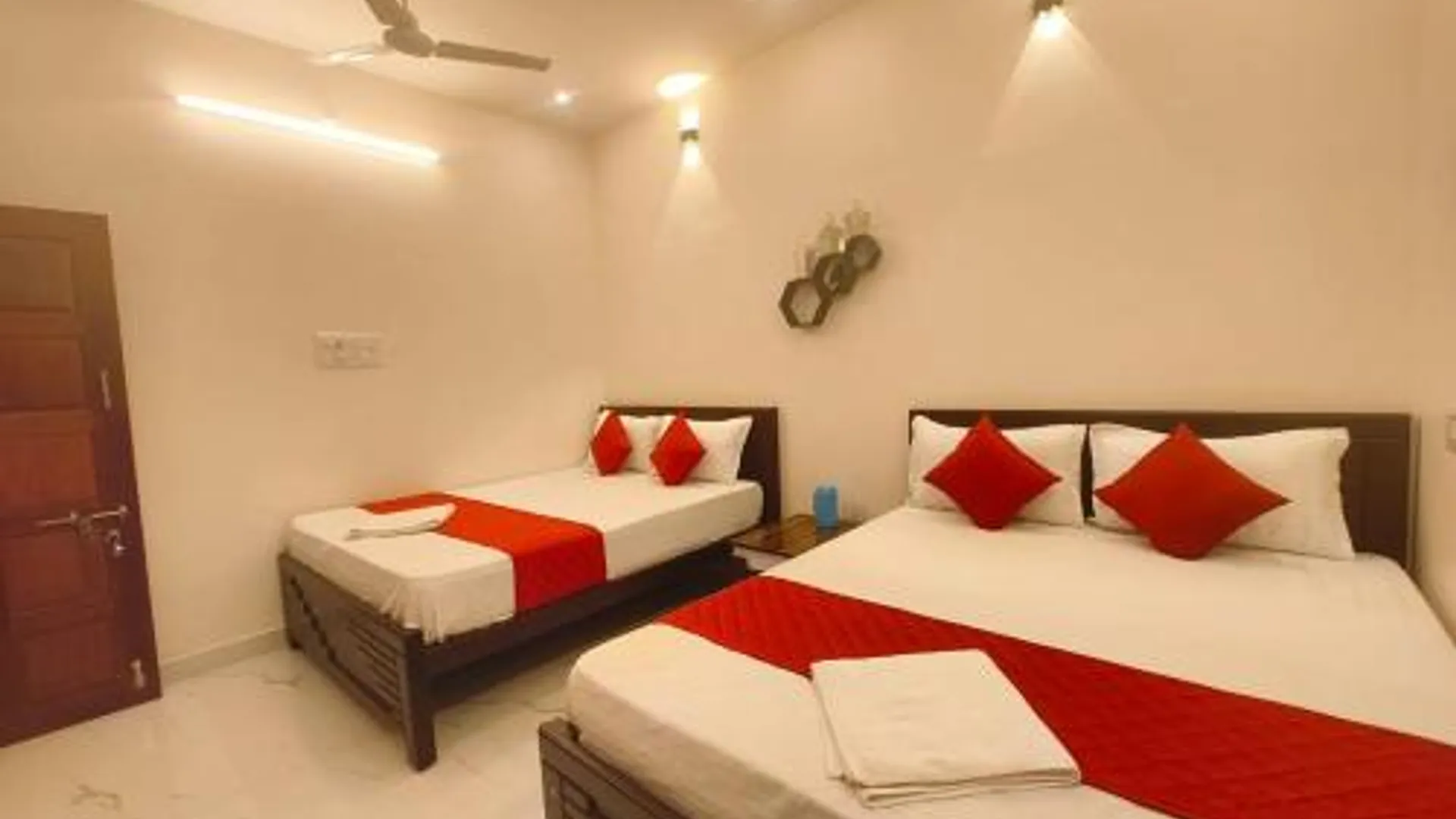 람메스와람 Rudra Elite 3성급 게스트하우스 스위트룸