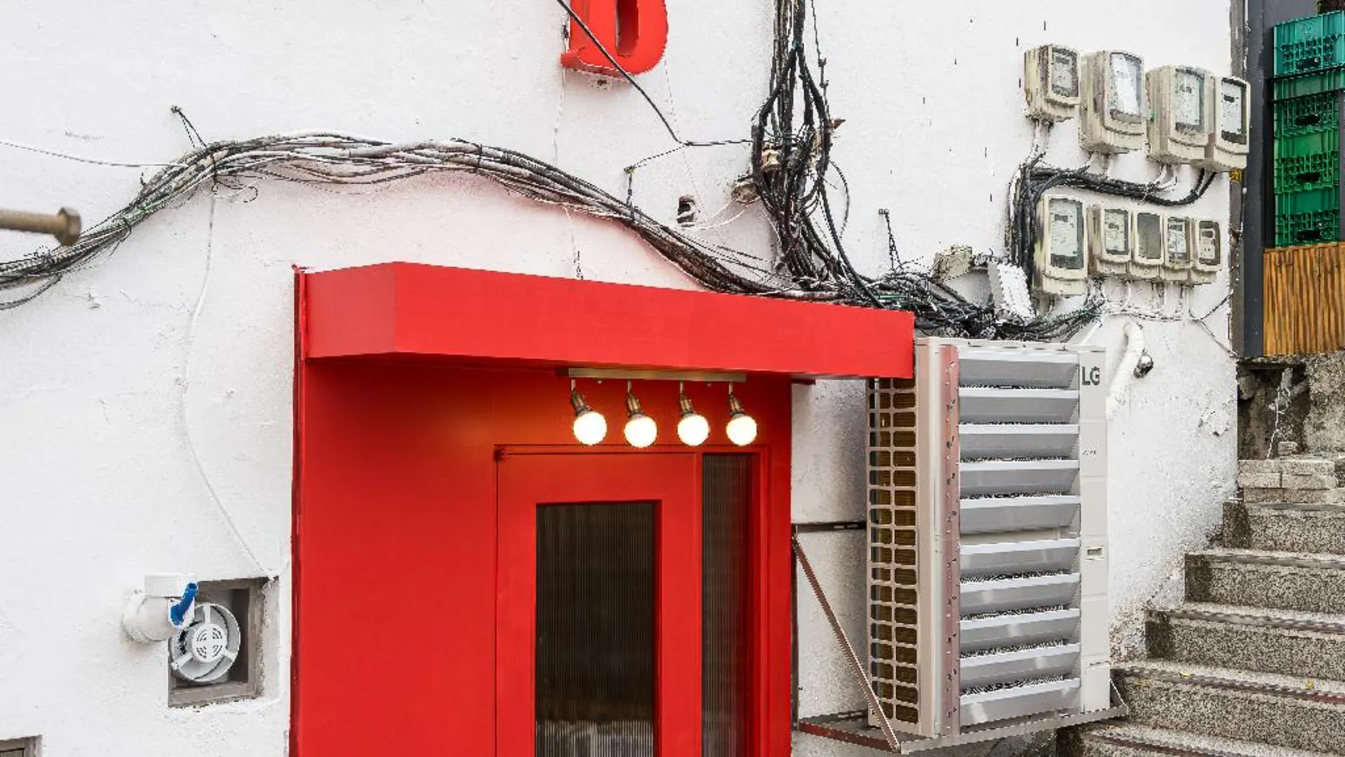 서울 노마드 2성급 호텔 외관