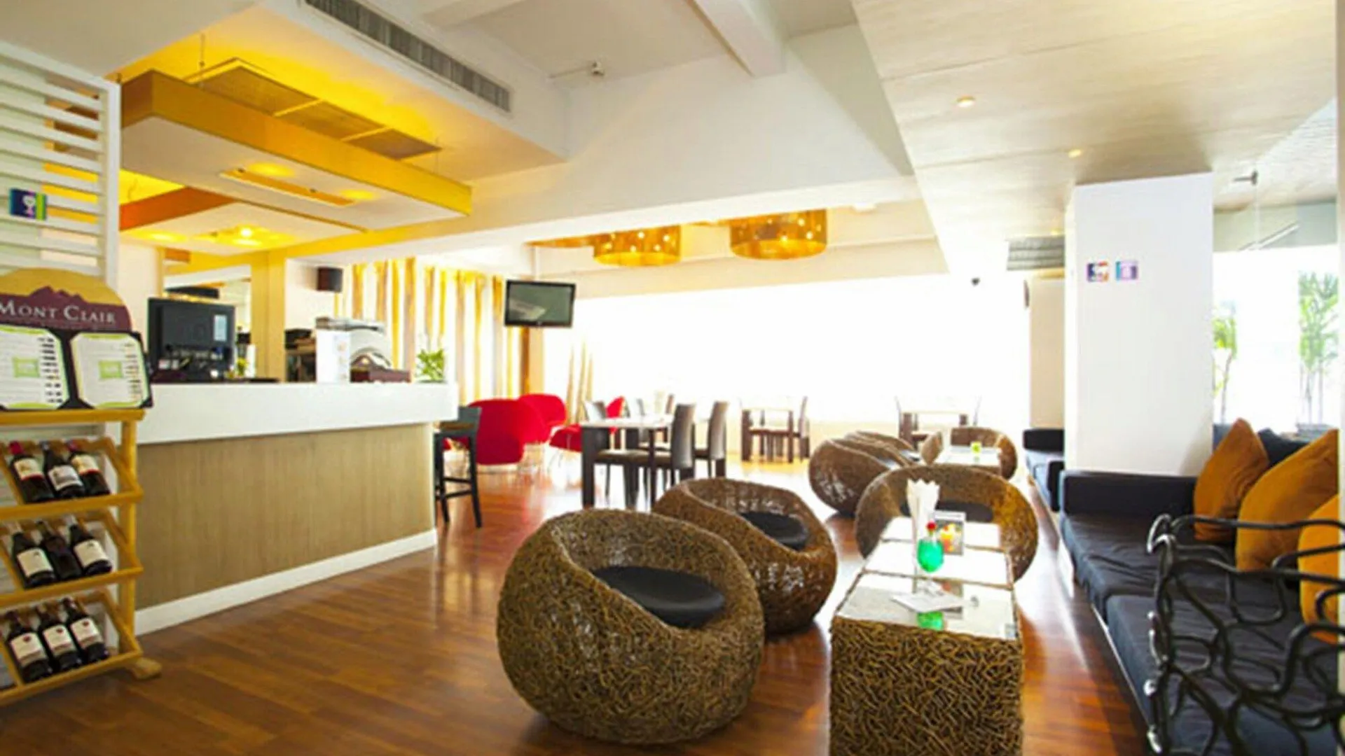 방콕 더 엠버시 사톤 3성급 호텔 외관