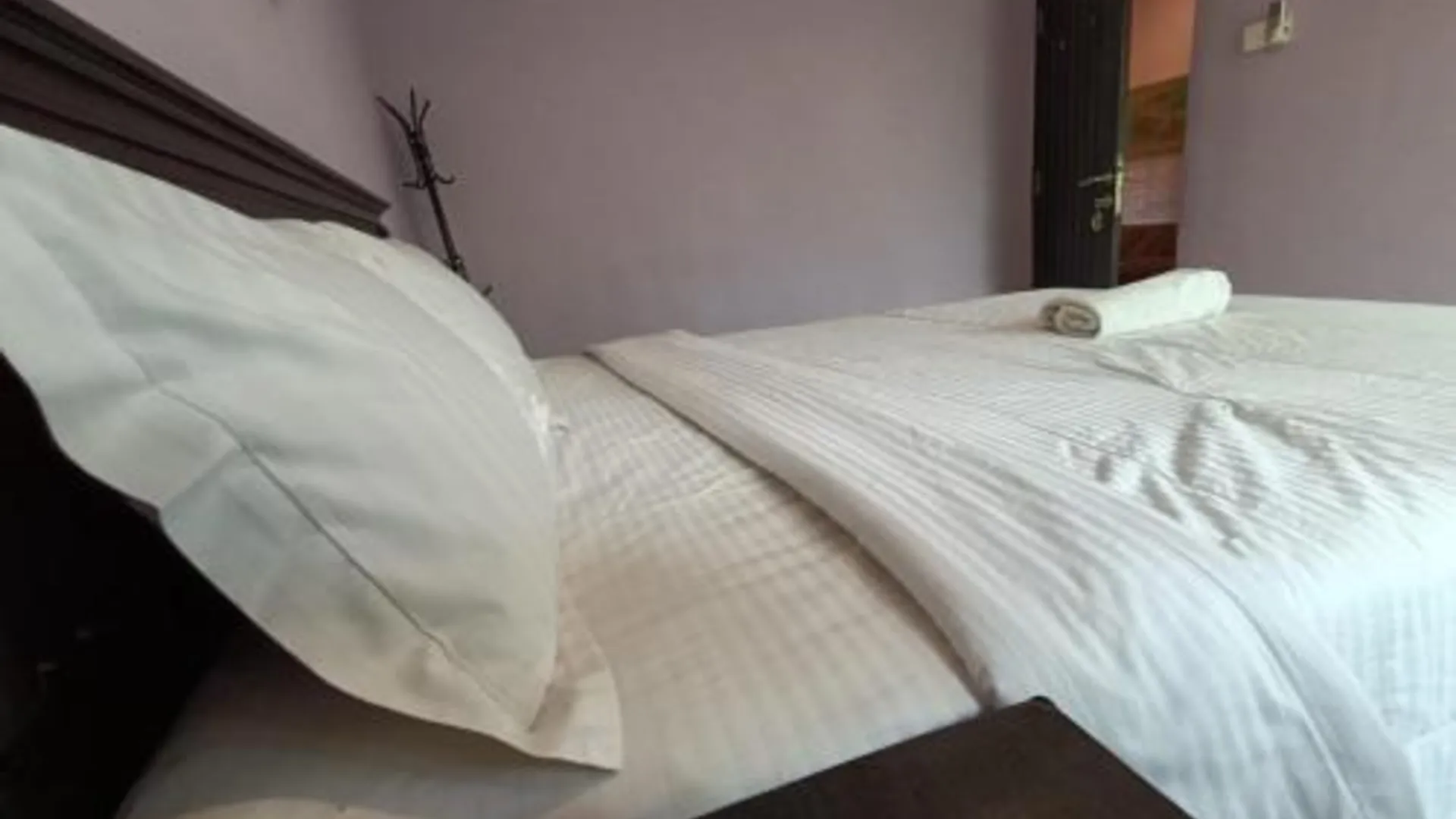 발리 Gwen Cozy Homestay 2성급 게스트하우스 수영장