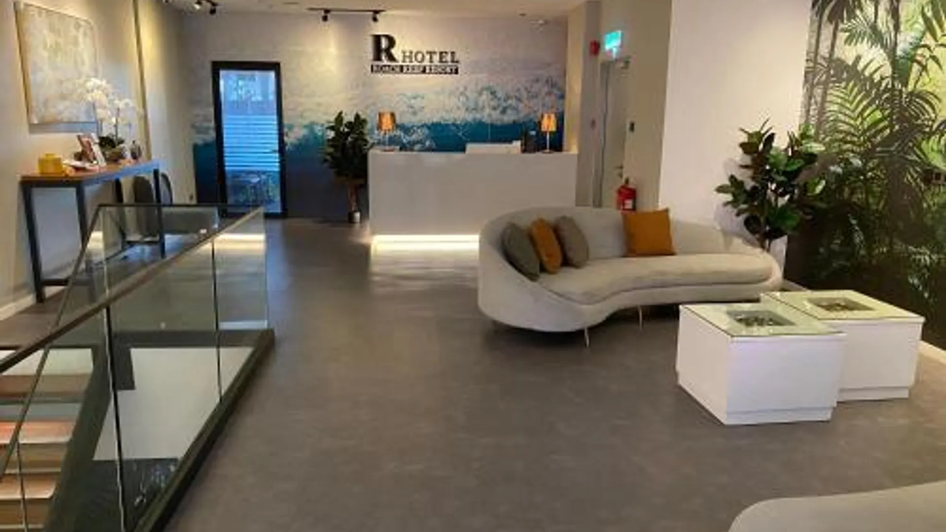 코타키나발루 R 호텔 에어로포드 3성급 호텔 외관