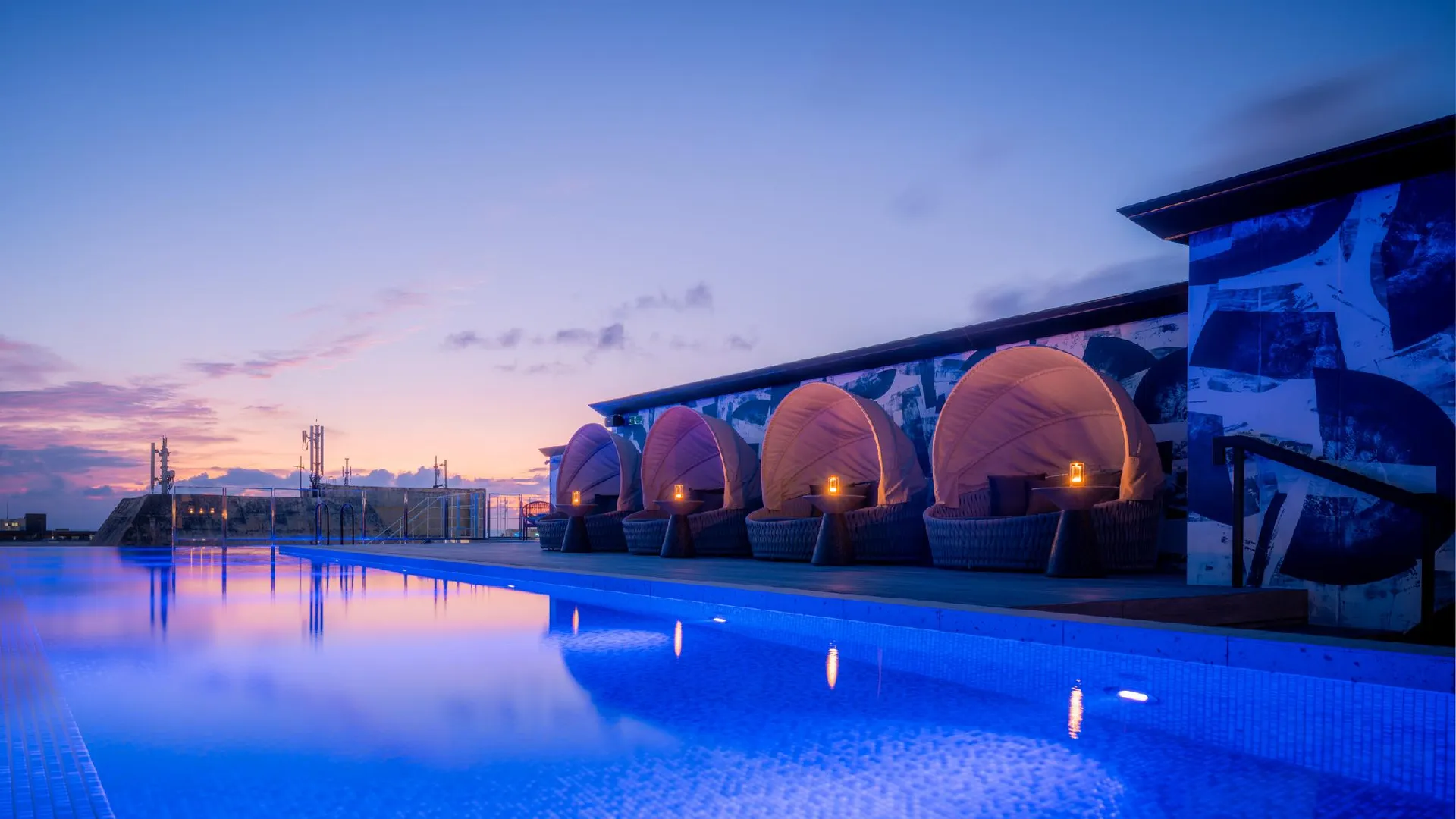 오키나와 본섬 더 네스트 나하 5성급 호텔 로비