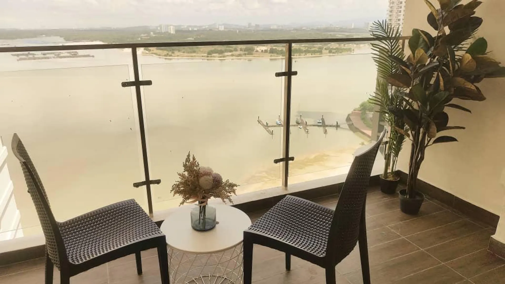 조호바루 / 조호르바루 당가베이의 아파트먼트 (1000m², 침실 3개, 프라이빗 욕실 3개) 3성급 싱글룸 수영장