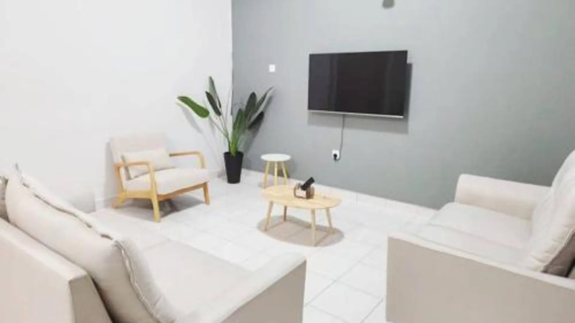 멩글렘부 멩글렘부의 프라이빗 하우스 (180m², 침실 4개, 프라이빗 욕실 3개) 3성급 게스트하우스 스위트룸