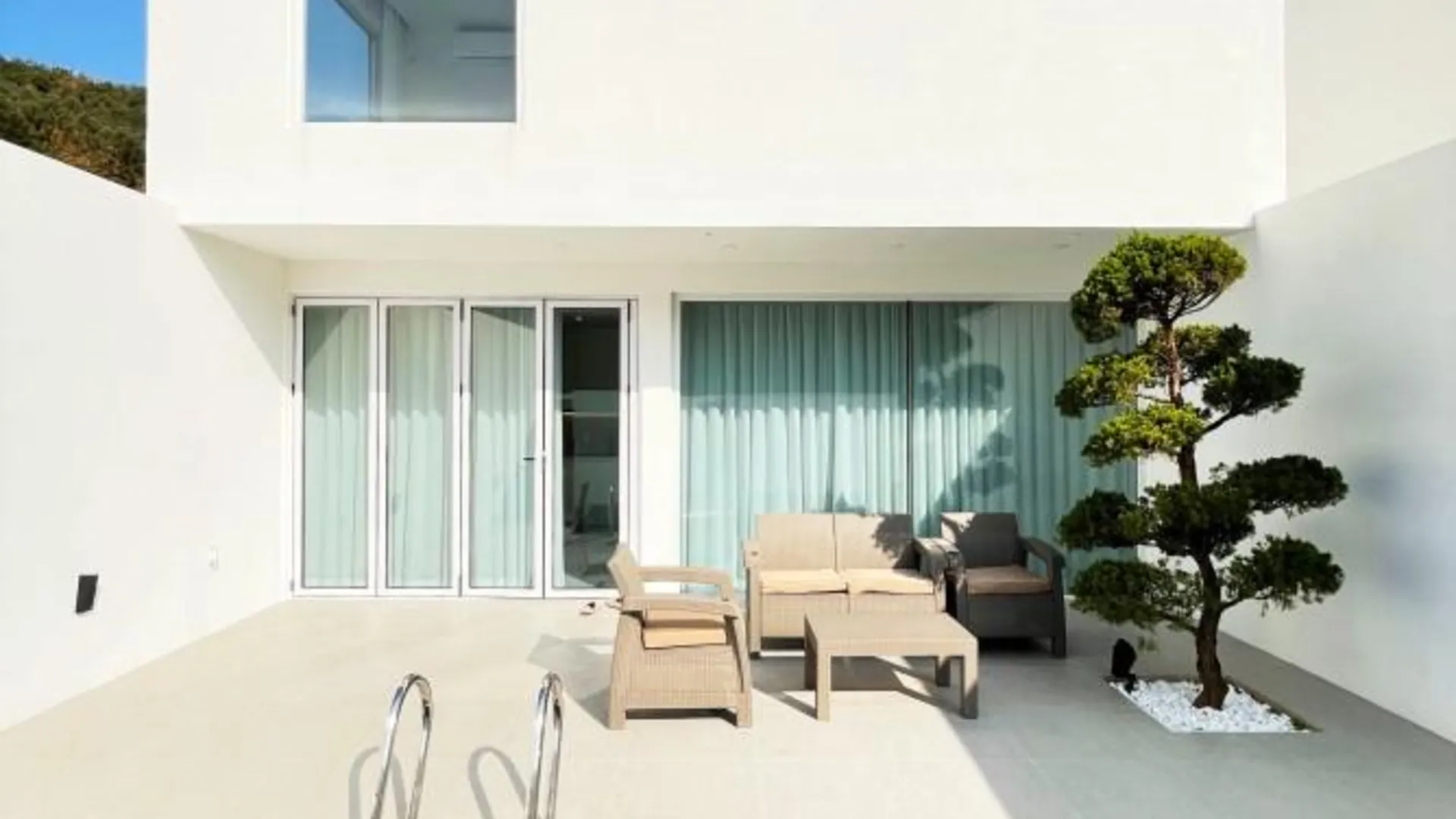 공주 공주 화이트리풀빌라 4성급 게스트하우스 스위트룸