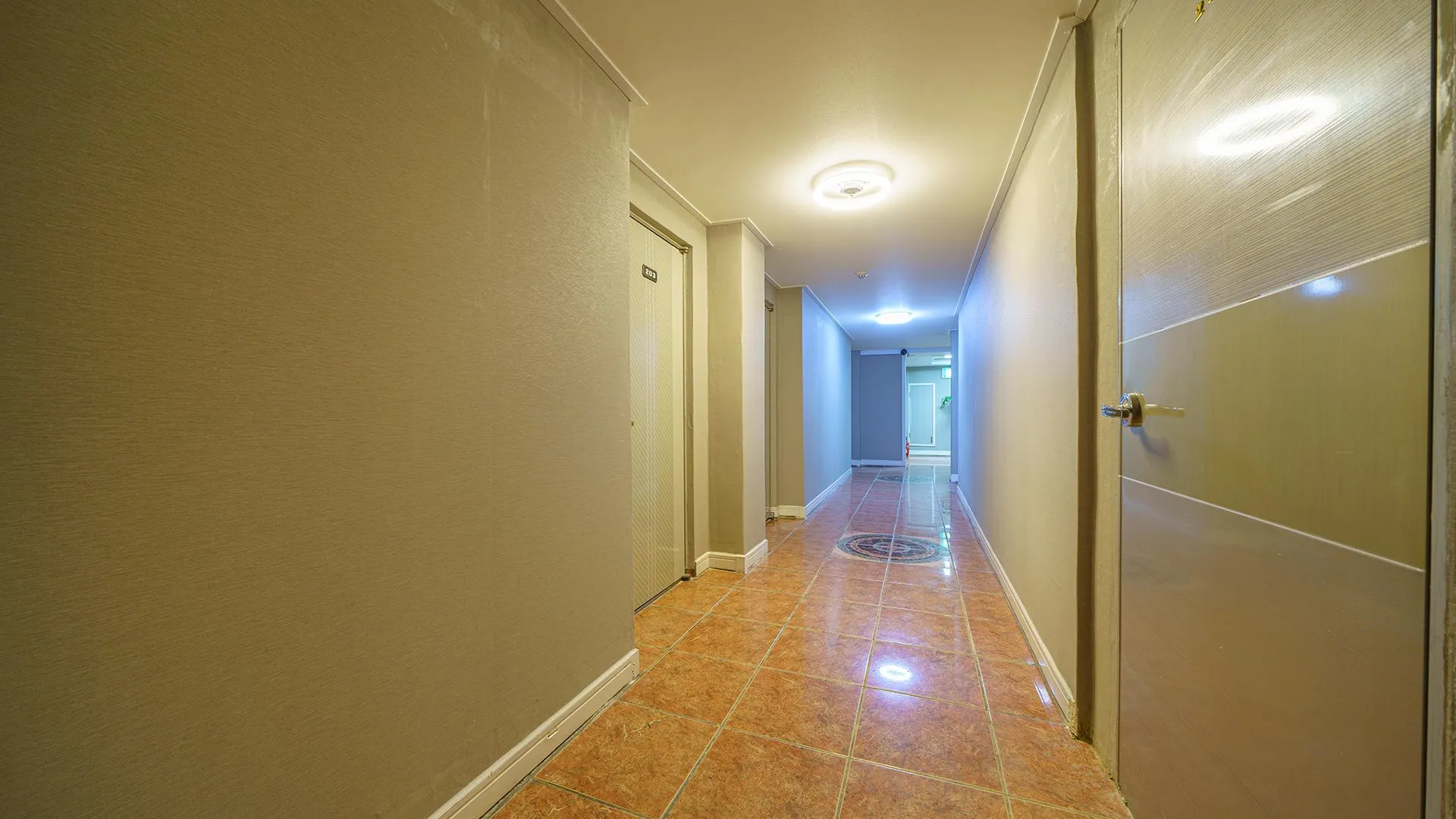 고성 고성 43싸이 1성급 호텔 객실